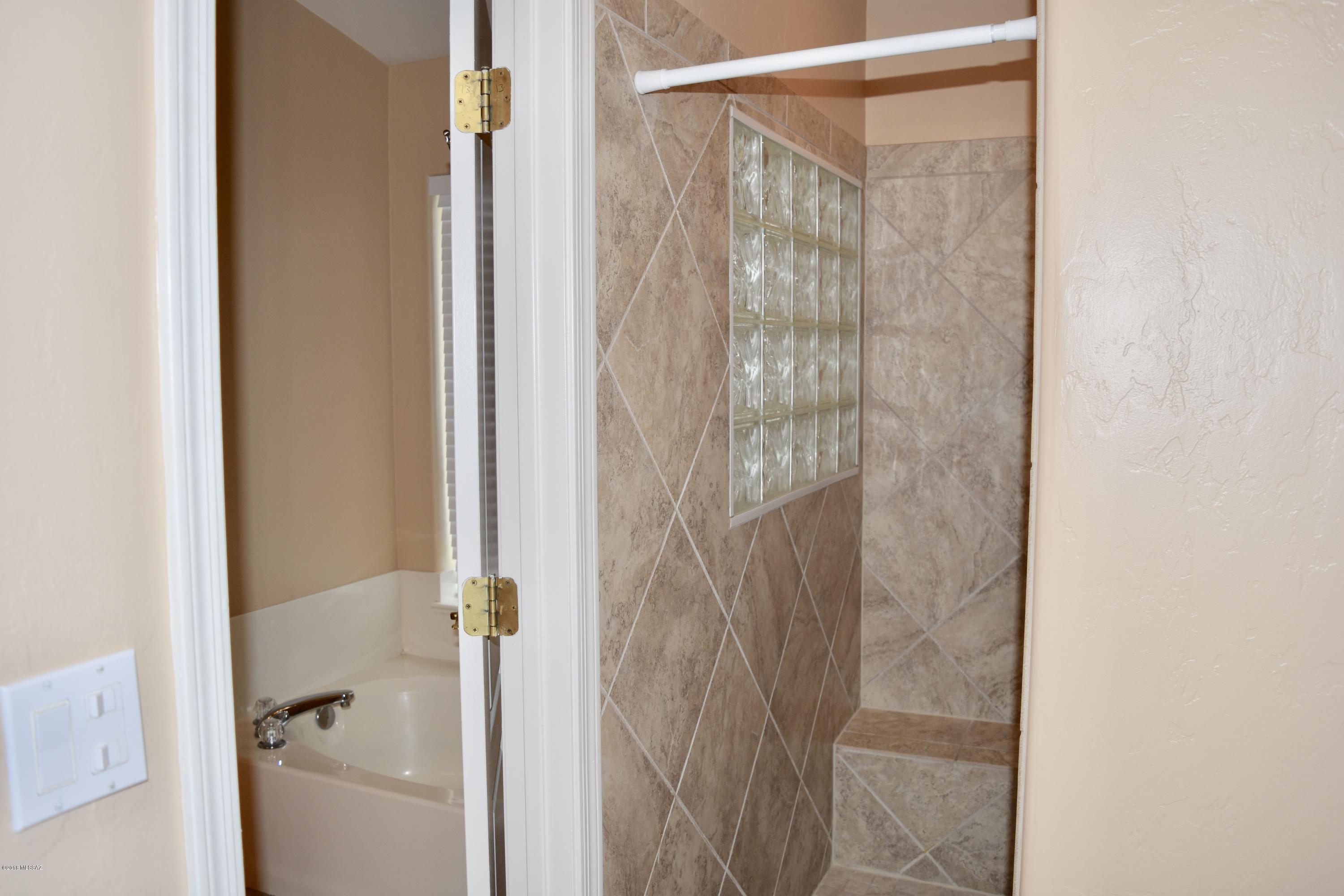 Thornydale Terrace(1-104) - Residential