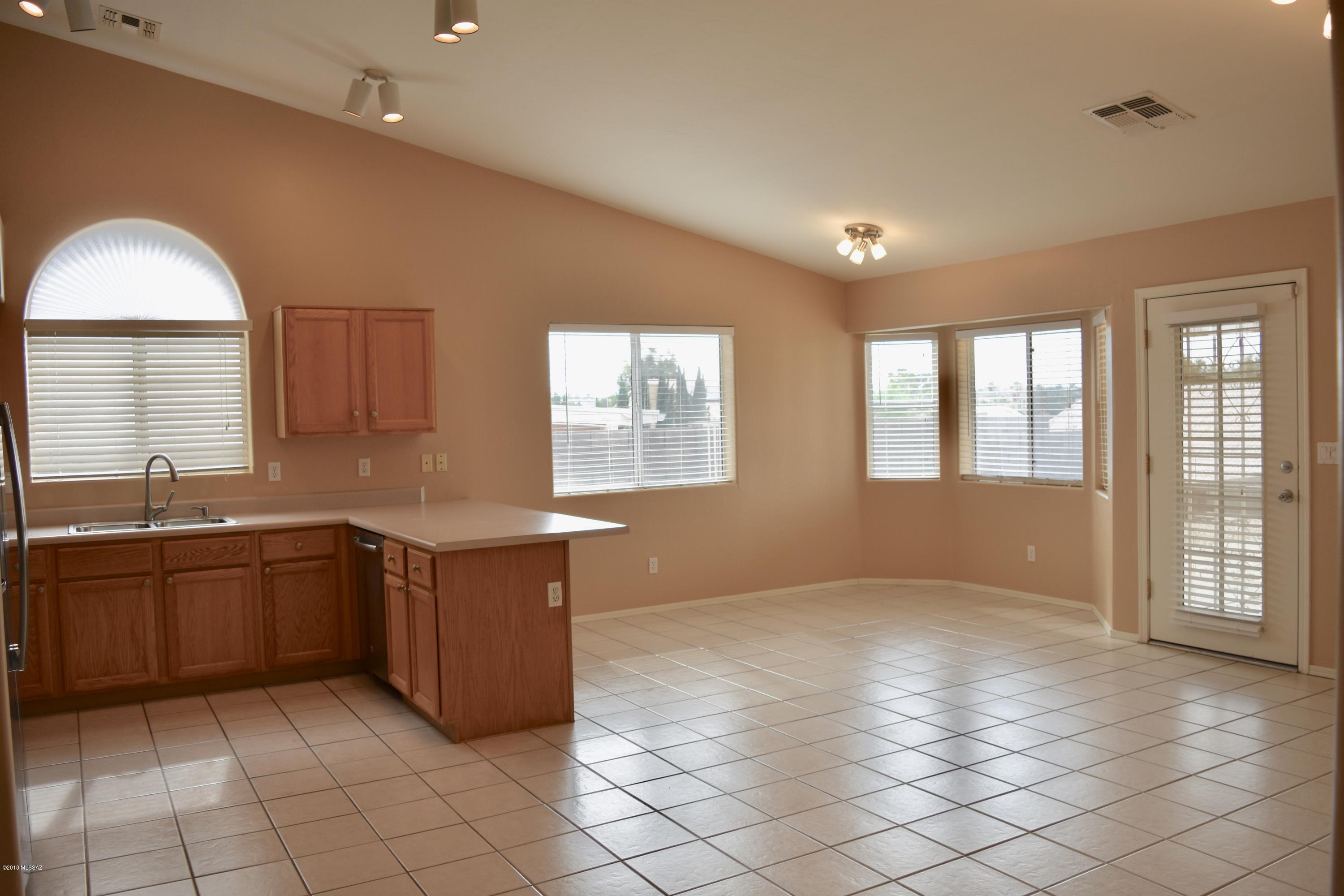Thornydale Terrace(1-104) - Residential