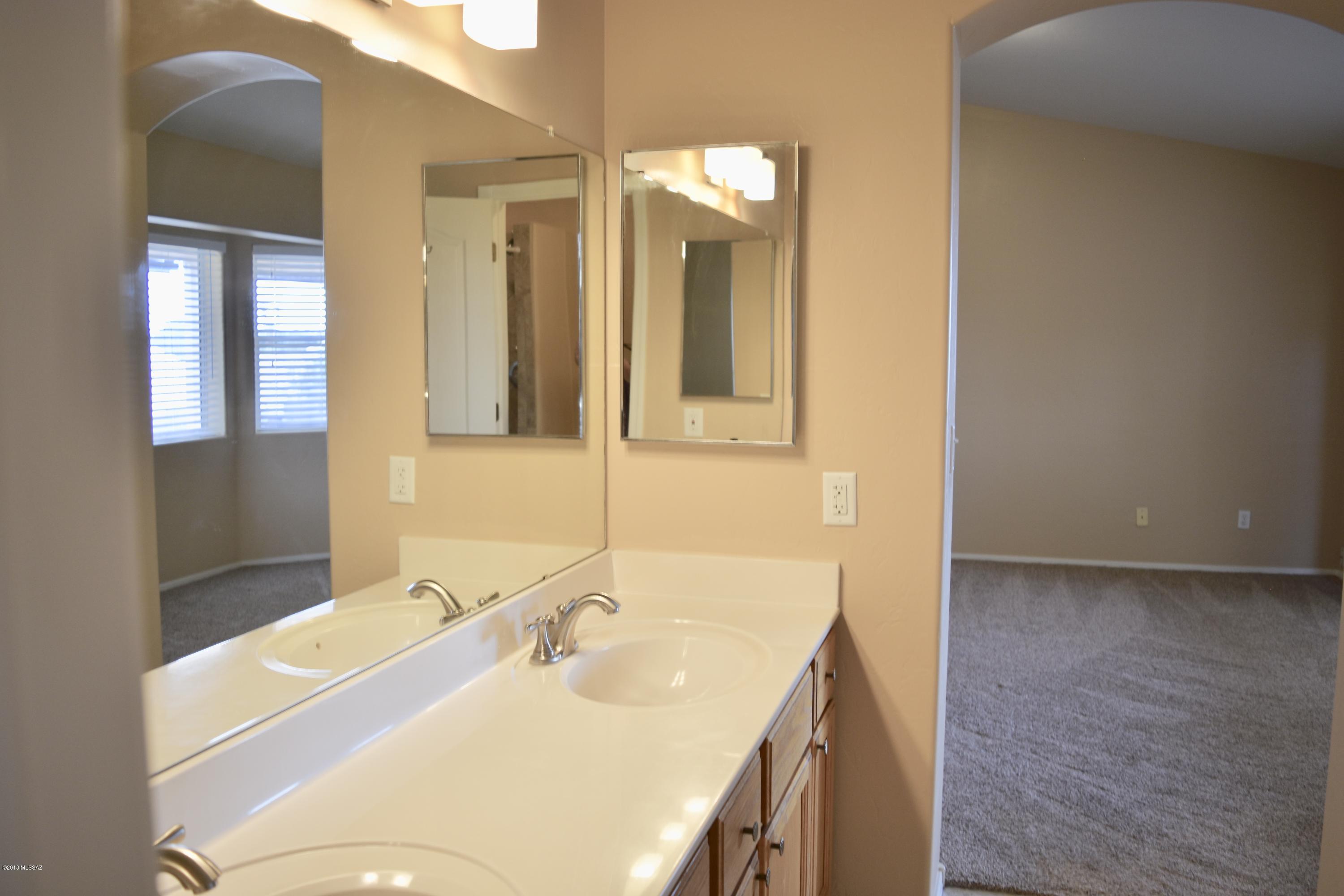 Thornydale Terrace(1-104) - Residential