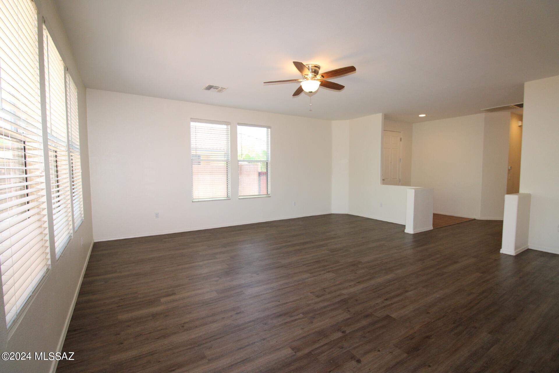 Presidio Del Cielo (1-425) - Residential Lease