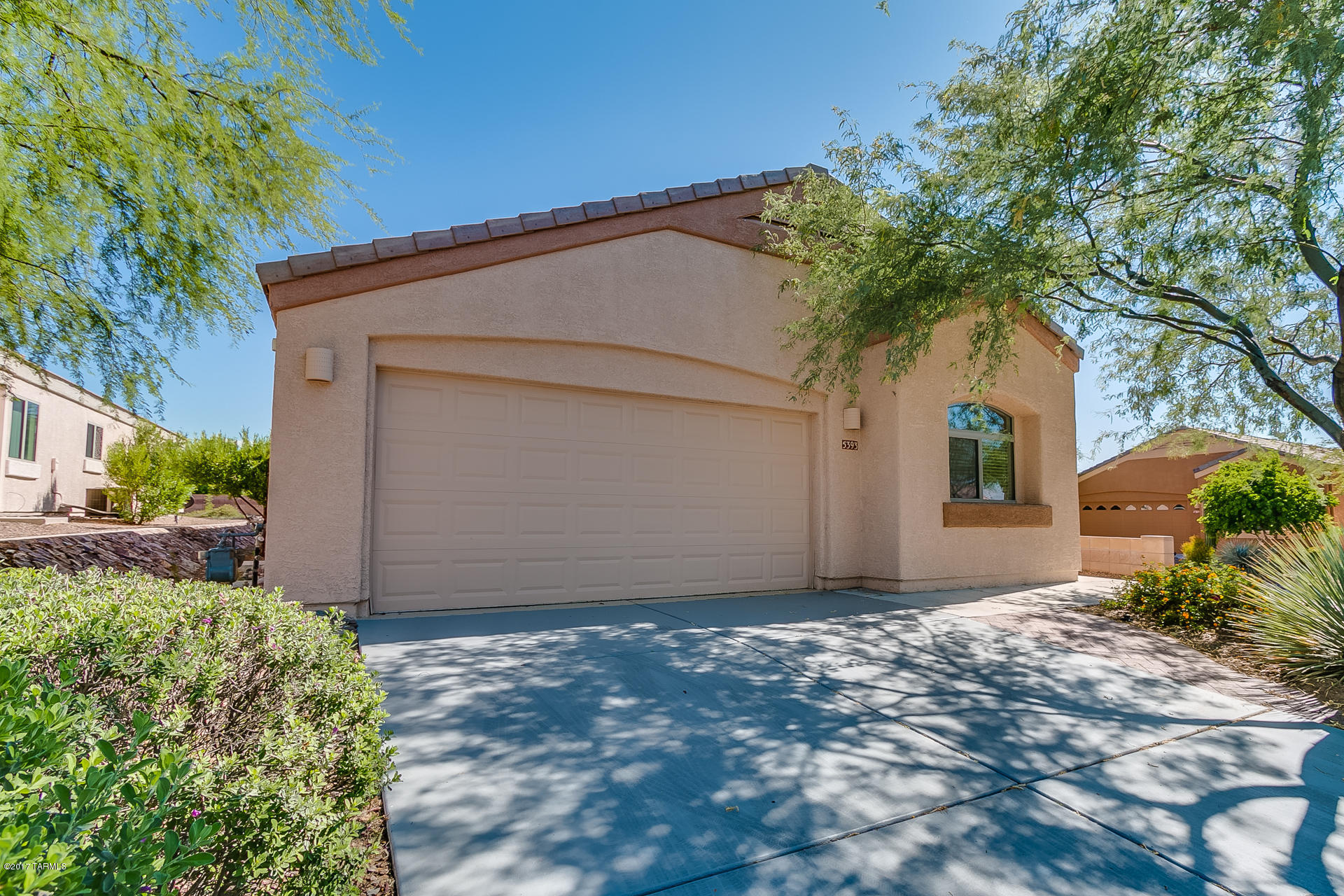 Immaculate 3 BD, 2 BA home in beautiful Heritage Highlands at Dove Mountain. This turnkey home offers fresh neutral paint, new carpet, beautiful kitchen complete with all appliances. Enjoy the best of the Tucson desert with mountain views and the amazing facilities at Heritage Highlands. Schedule your tour today!