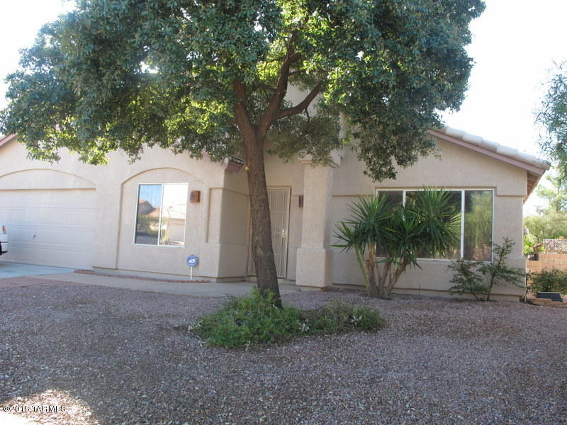 Beautiful 4 Bdrm/2Ba Home. Open & Spacious Floorplan features Soaring Ceilings, combination Formal Living Rm & Dining Rm, separate Family Rm that opens to the spacious Kitchen w/Stainless Gas Stove, Refrig.  & Microwave, plenty of cabinets w/pull out shelving, front load Washer & Dryer. Extra Rm possible Den or office currently a workshop, Spacious Master Bedrm & Bath w/Step in Shower & Garden Tub. Great Covered Patio & Sparkling Pool! A Perfect Home for Entertaining.