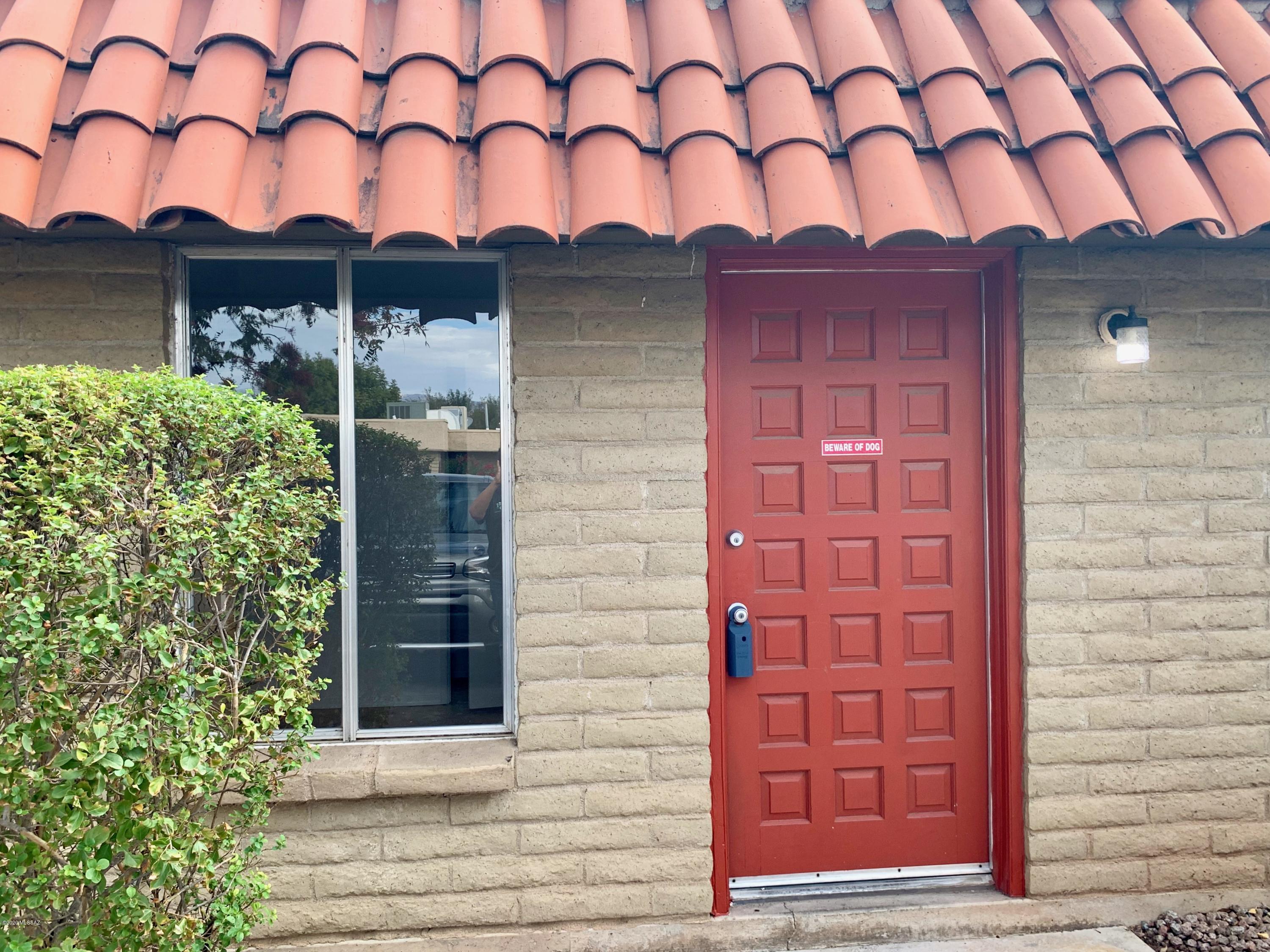 Freshly painted 3 bedroom, 2 bath townhome in Pantano Park ready for your personalization. Nice and spacious interior with brick accent walls, easy to clean ceramic tile and plenty of storage. Charming, functional kitchen with breakfast bar. Enclosed patio with storage shed.