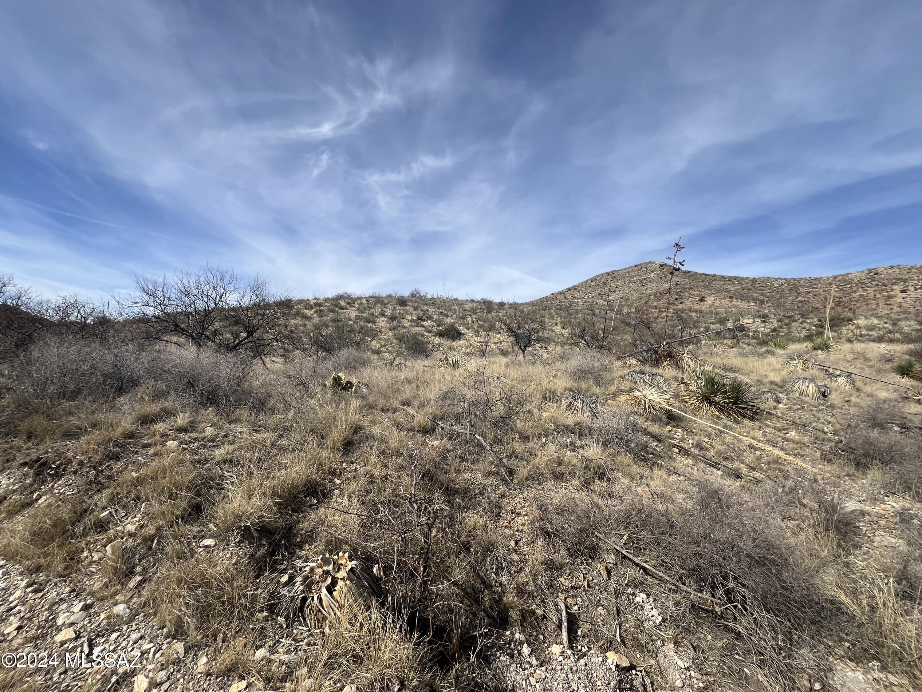 Looking for wide open space and incredible views....BINGO.  360 degree views, high desert elevation for cooler temperatures. BLM Land on one side to the NorthWest. Enjoy true peace and quiet! Located in a Hidden Valley in the middle of the Empire Mountains. Historic mining/ranching country, with high desert grass lands.