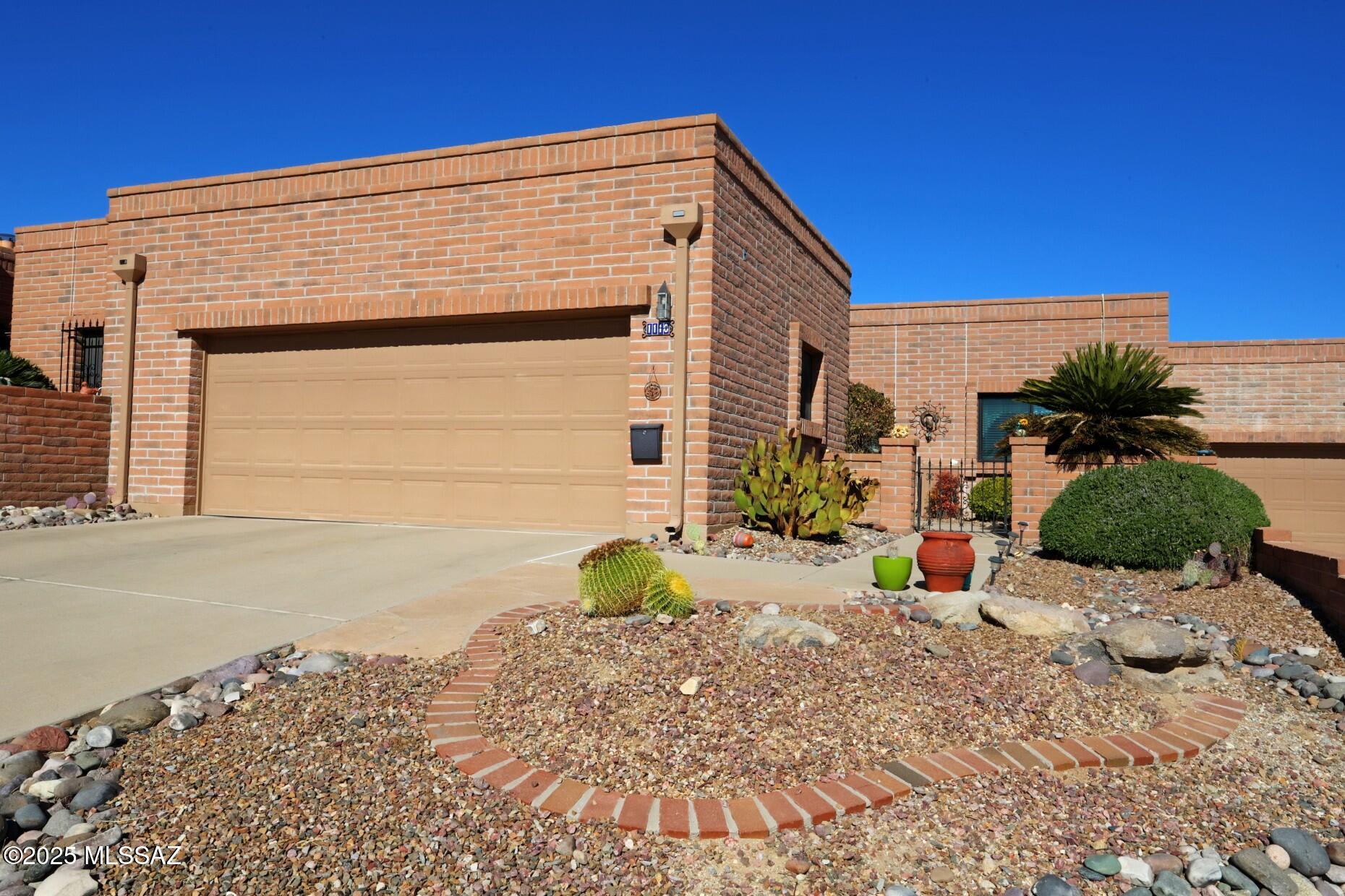 Canoa Hills Townhomes (65-143) - Residential