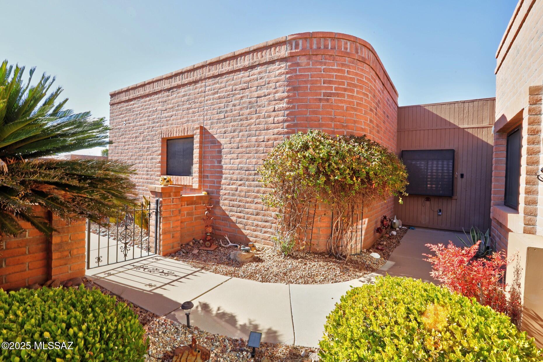 Canoa Hills Townhomes (65-143) - Residential