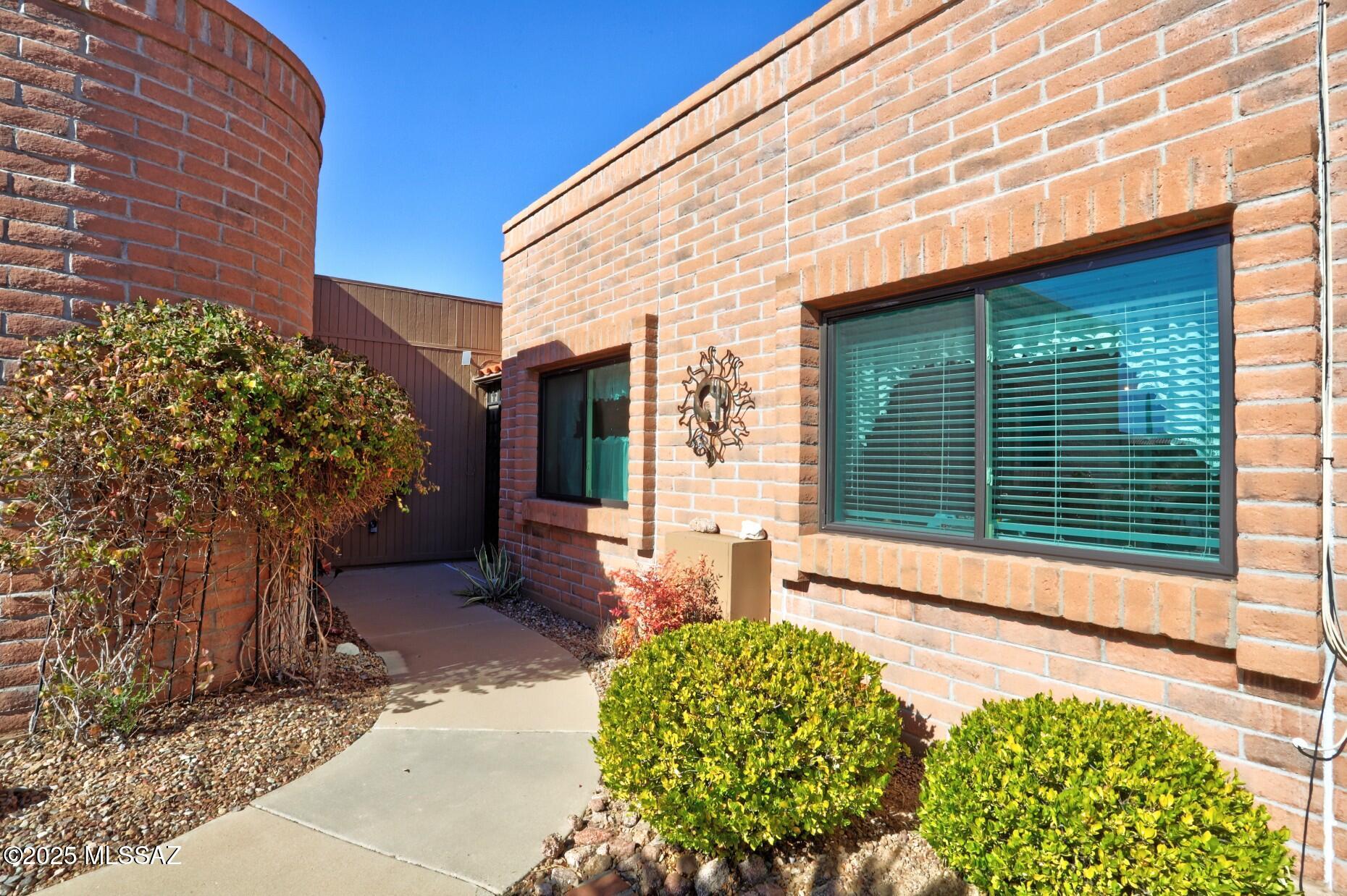 Canoa Hills Townhomes (65-143) - Residential