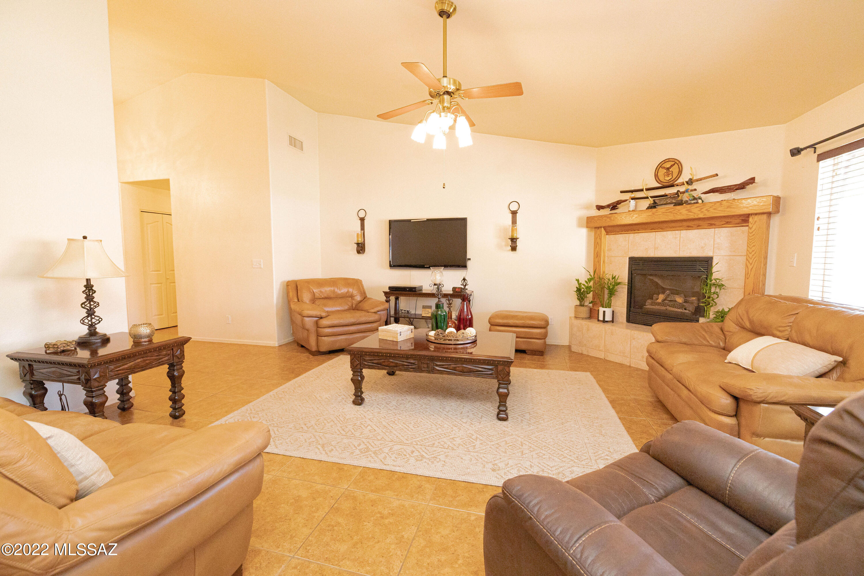 Hacienda Del Oro (1-879) - Residential
