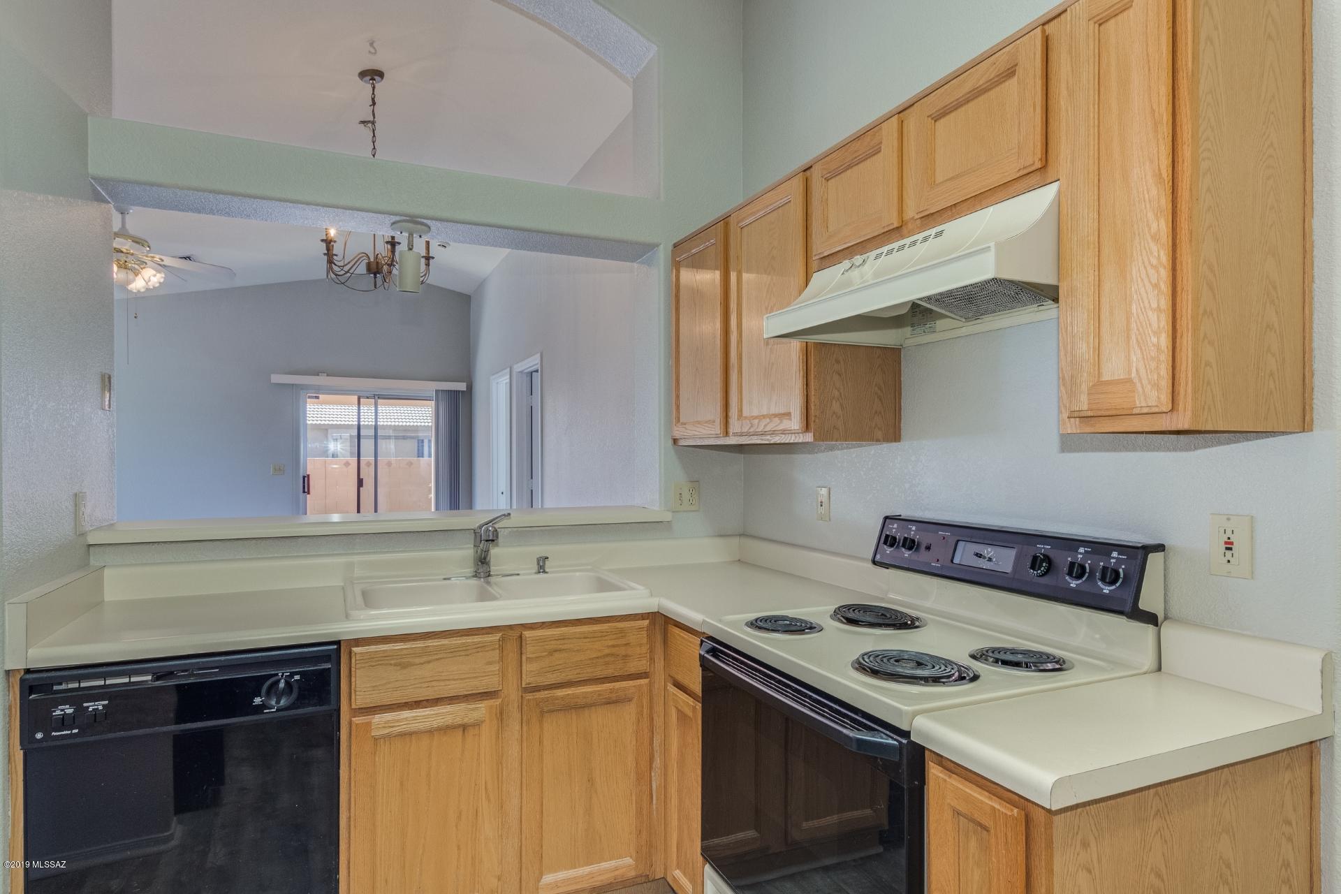 Elliott Homes At Rita Ranch (1-521) - Residential