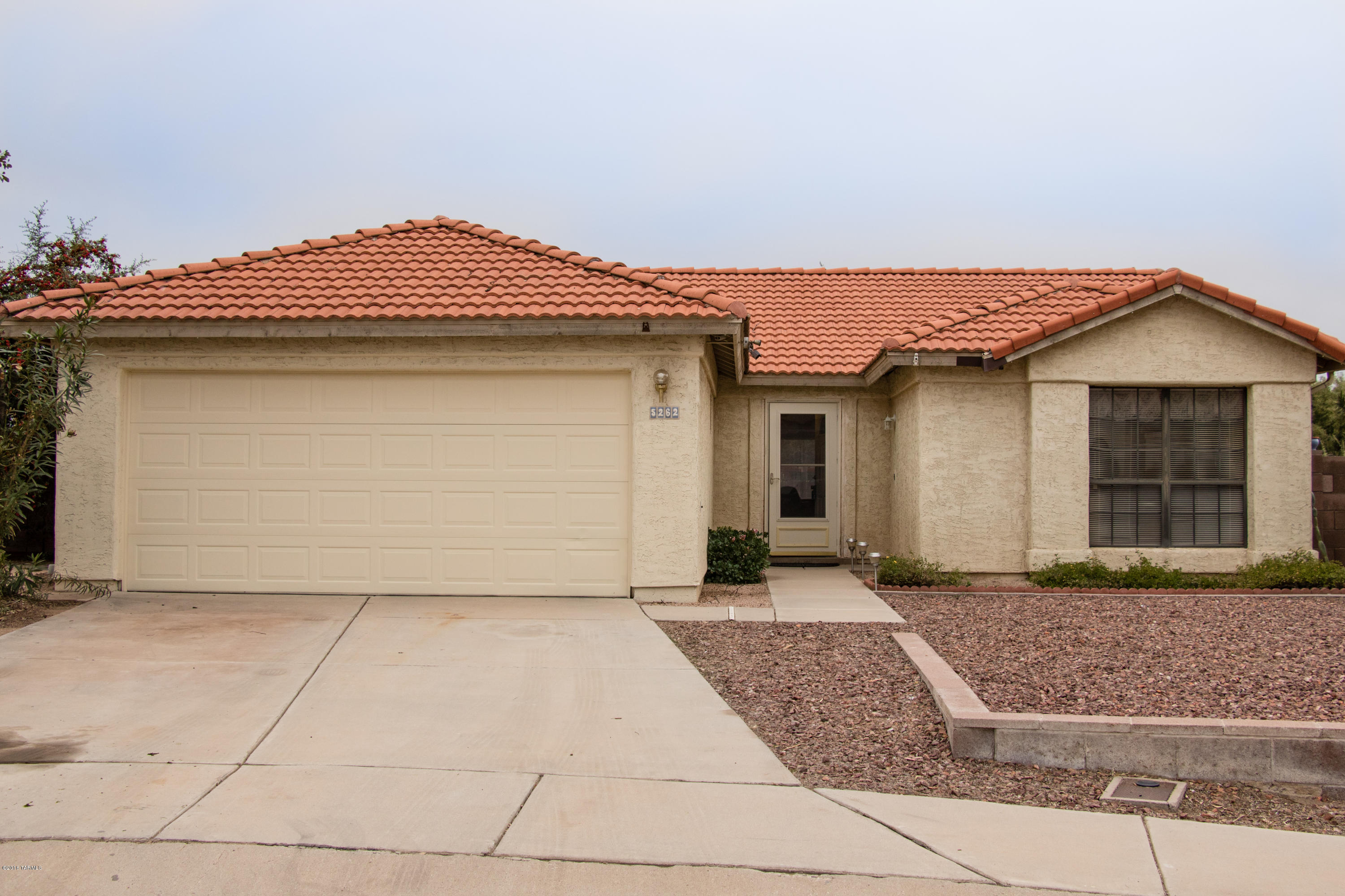 Beautiful 3 bedrooms 2 bath house on huge .27 acre cul-de-sac lot. Gorgeous fully updated kitchen with stunning granite counters and new Camden Maple cabinets. Laminate floors throughout main living areas. No carpet in this home! Enjoy the view through the double french doors in the large Arizona room or use for a home office/workout room, could even be a man cave! Double vanity in master bathroom with walk in closet. Upgraded guest bathroom. Living room has wood burning fireplace for those cozy winter nights. Laundry room off of two car garage. Large backyard to play or swim.