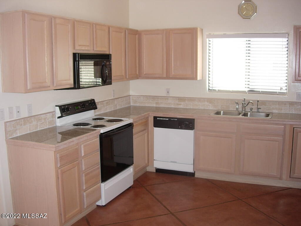 Pedregal(1-50) - Residential Lease