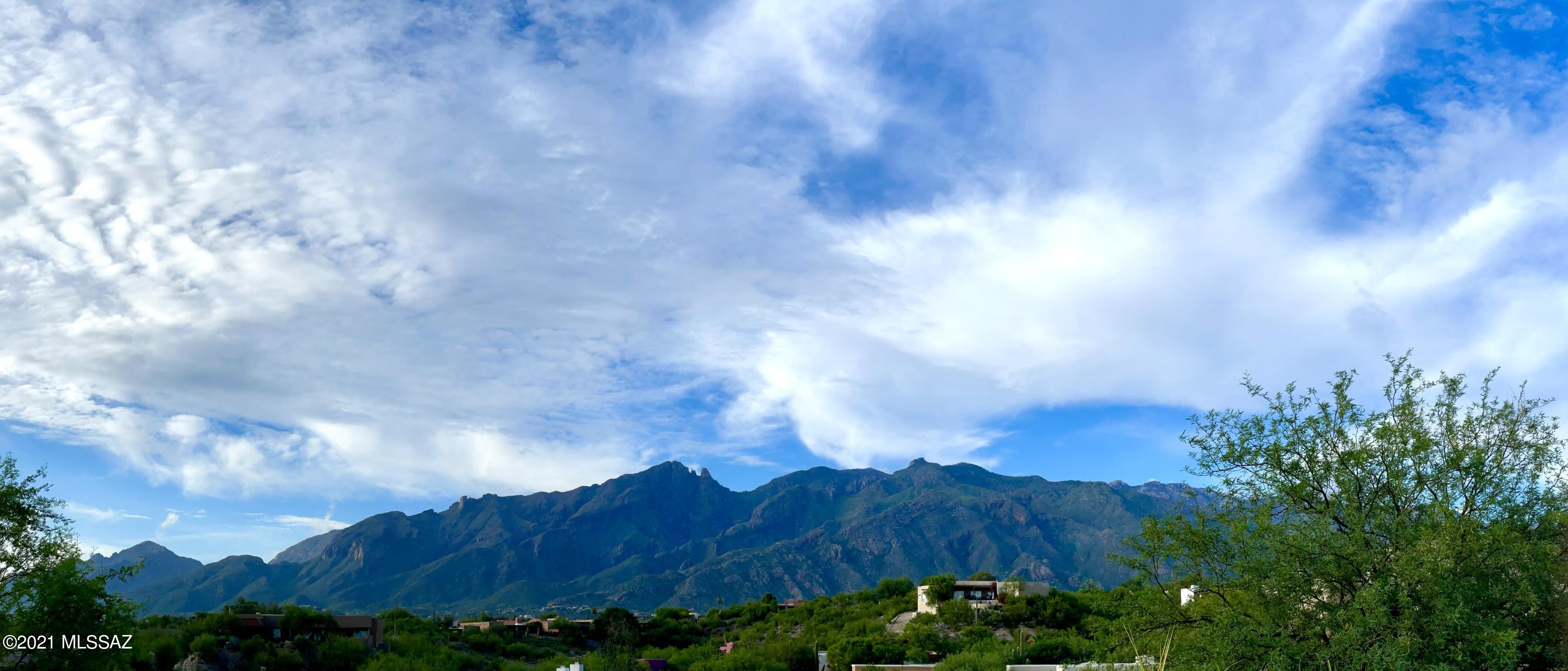 Las Alturas (1-167) - Residential