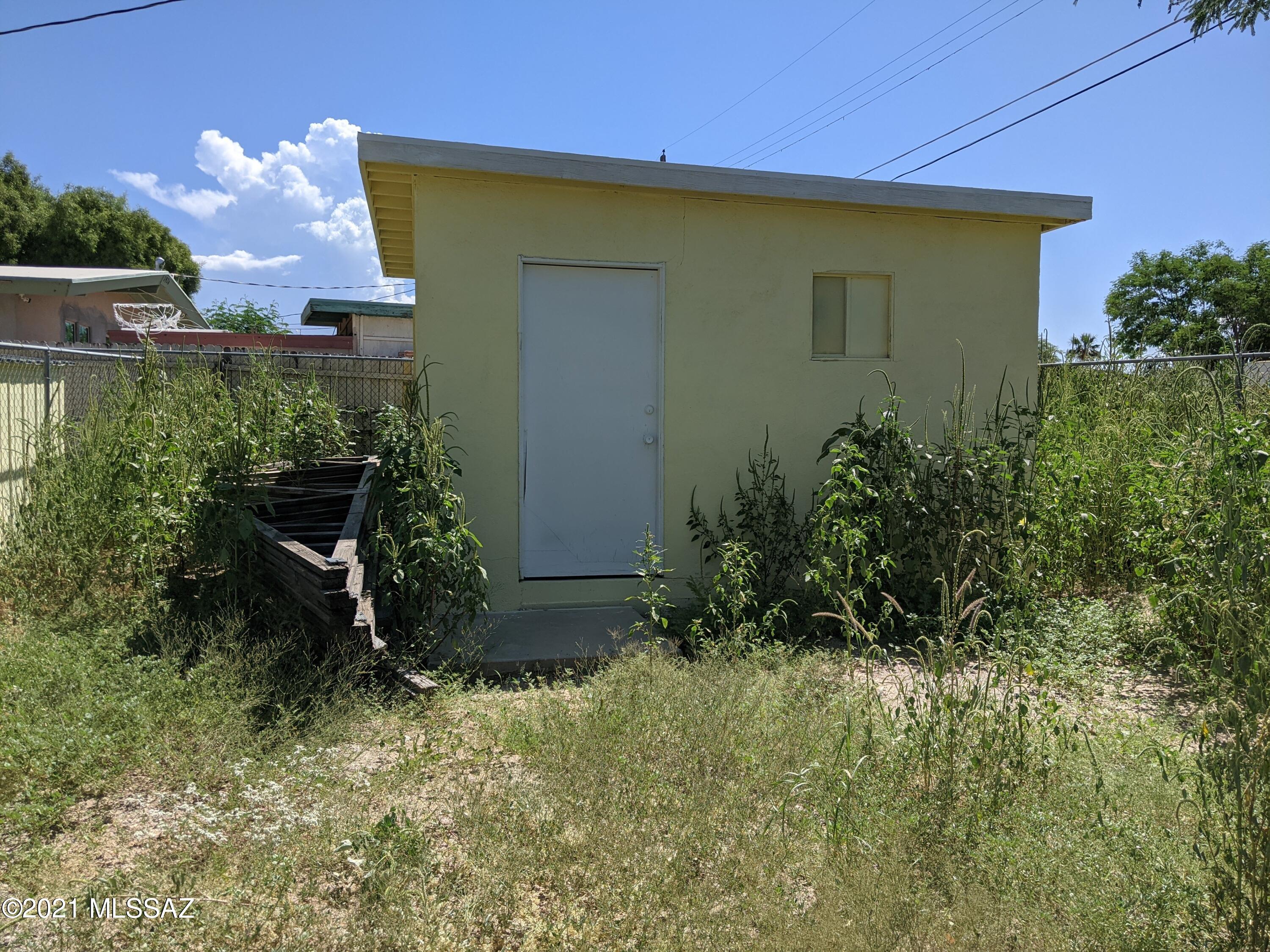 Pueblo Gardens - Residential