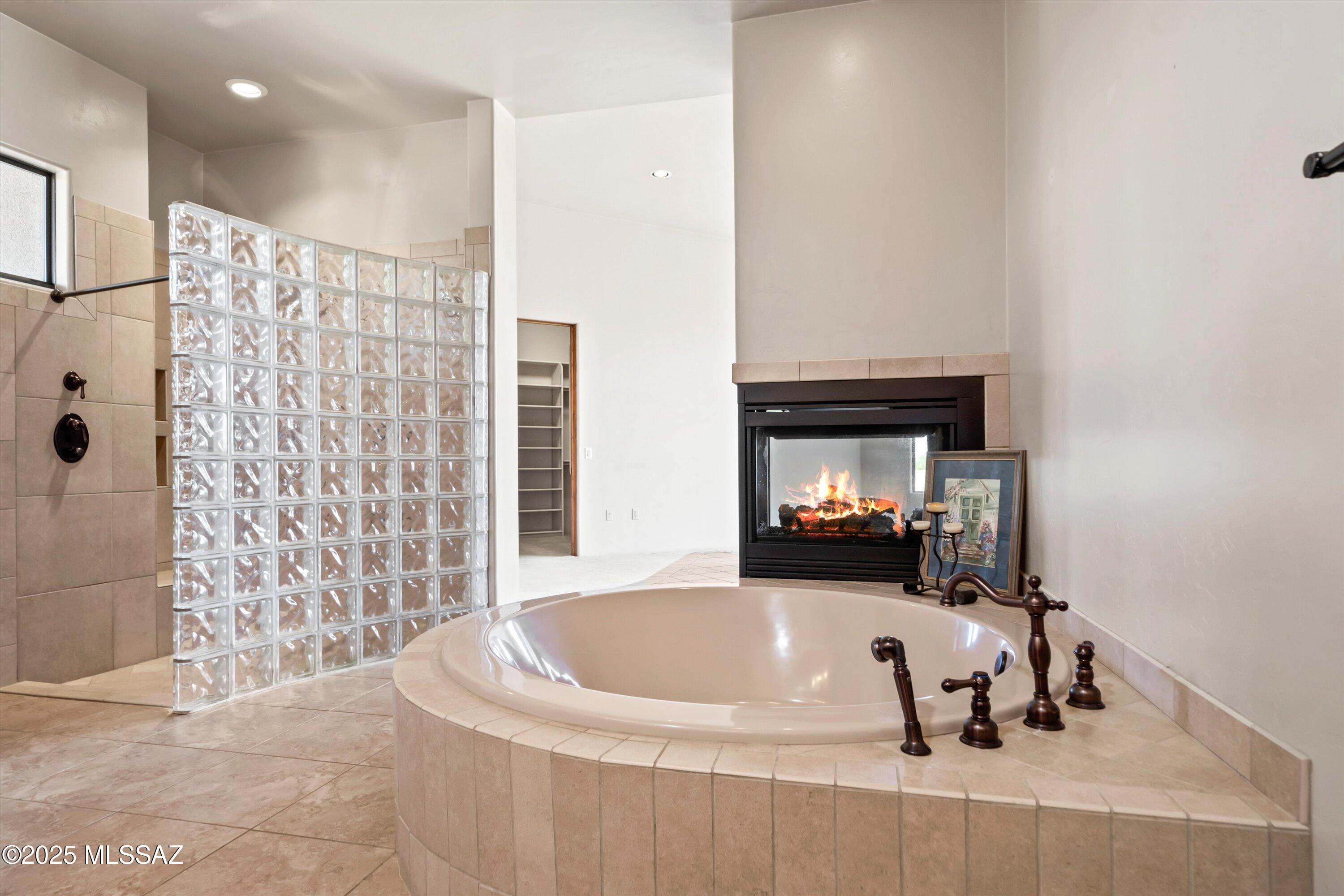 Coyote Creek (1-395) - Residential
