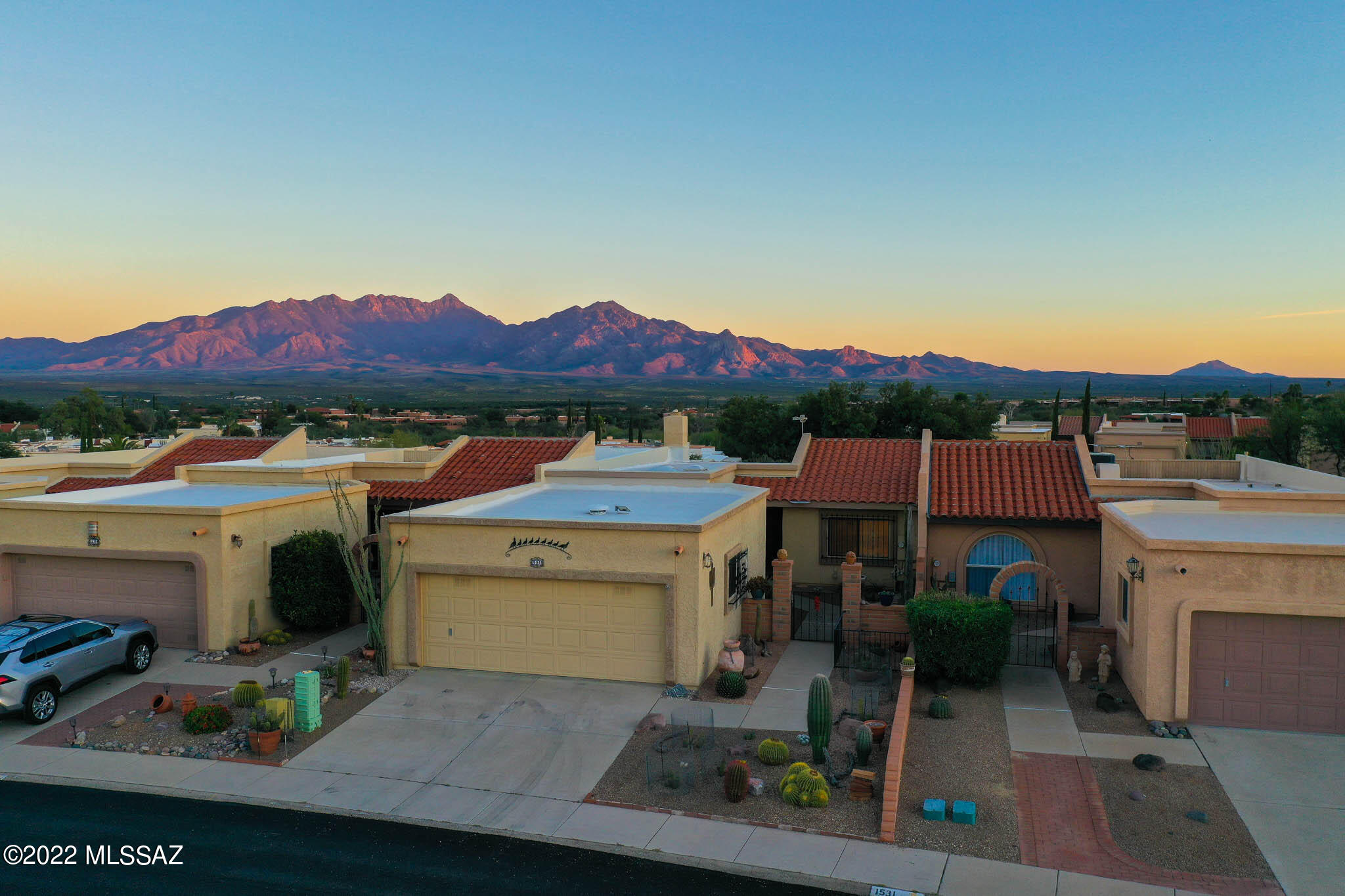 Panoramic Mountain Views!  Nicely maintained 2 bedroom, 2 bathroom, larger Kitchen w/ island, desk space and eating area.  Oversized 2 car garage with lots of storage and room for your golf cart.  Updated bathrooms, master has walk in shower and guest has jetted tub.  Beautiful beehive gas fireplace.  Very close distance to The Elks, Rec Center and Church.  Fully furnished with everything you need for seasonal or full time living.  Just bring your suitcases!
