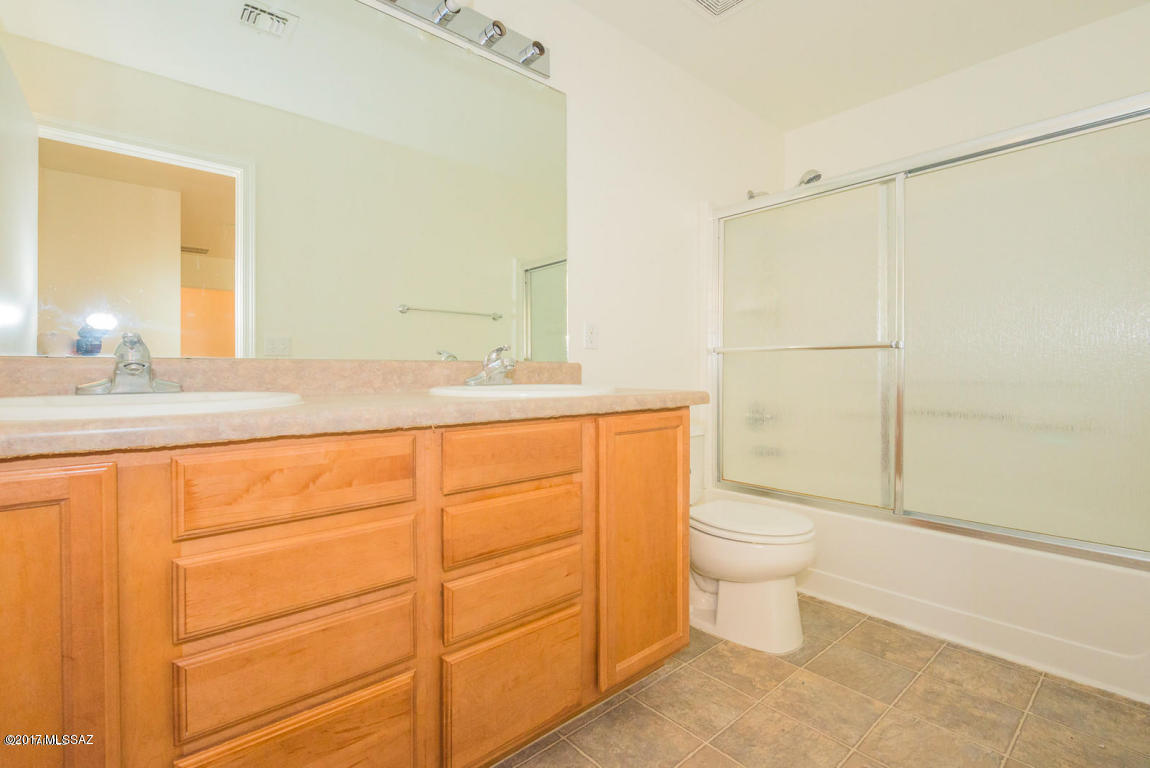 Riverhaven (1-373) - Residential Lease