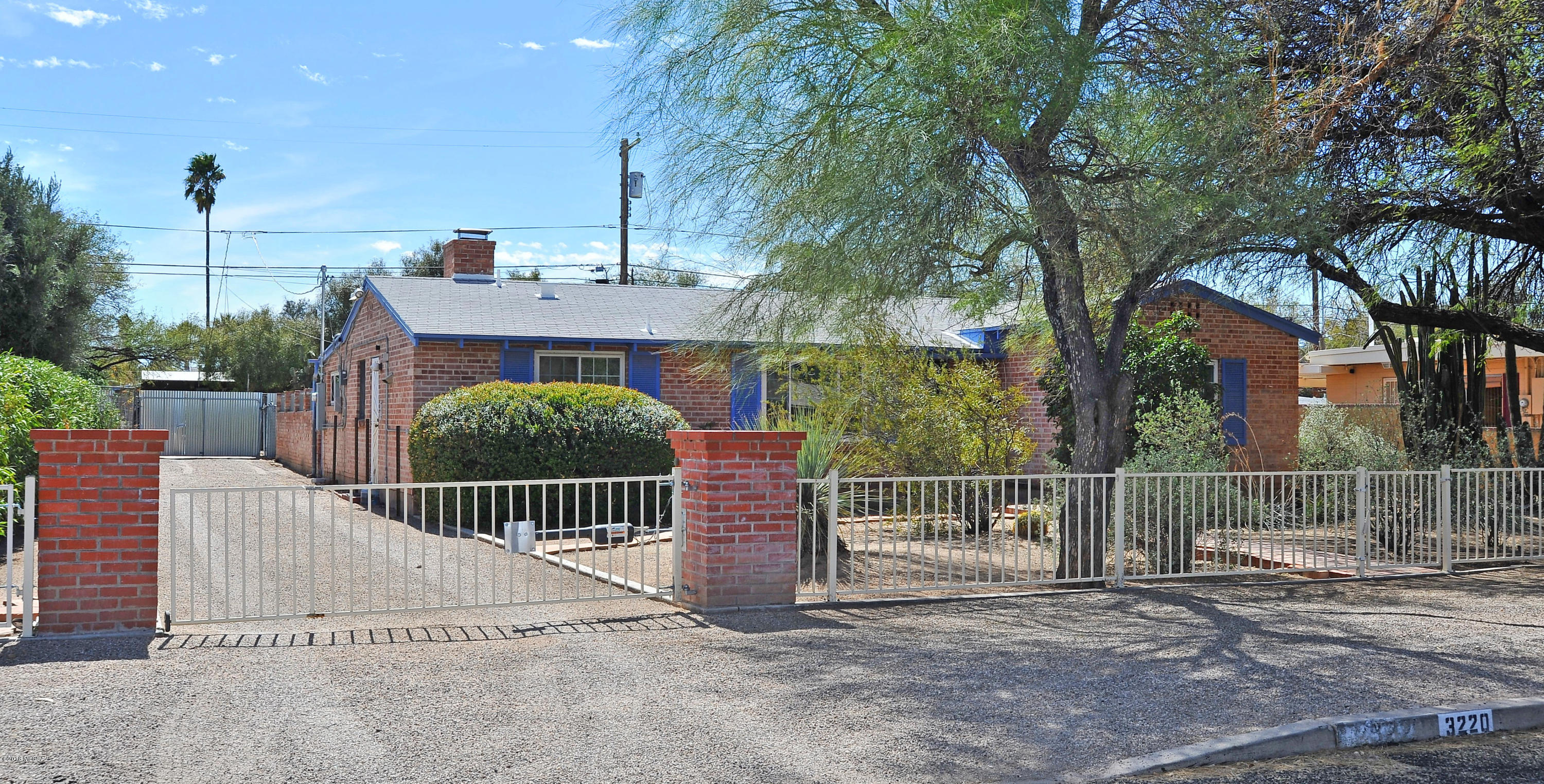 Updated classic bungalow on a stylish street in Blenman-Elm area. Double brick construction on a large fully improved lot with mature landscape and outdoor entertaining area. Open floor plan with living room & den, 3 bedrooms, 2 full bathrooms, large kitchen with butlers pantry, and extra storage. Home has been thoughtfully updated and is in excellent condition. Gated driveway and beautiful outdoor areas in front and back yards. Includes all appliances.