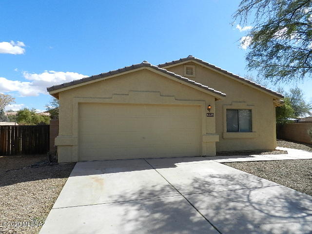 Seller will accept or counter offers between $207,000-$215,000. One of the Largest lots in the subdivision. Cul-de-Sac location, extended covered patio and nicely landscaped. Amazing 4 bedroom floor plan, master bath with dual sink vanity and walk-in closet. All tile throughout except bedrooms. Won't last long!