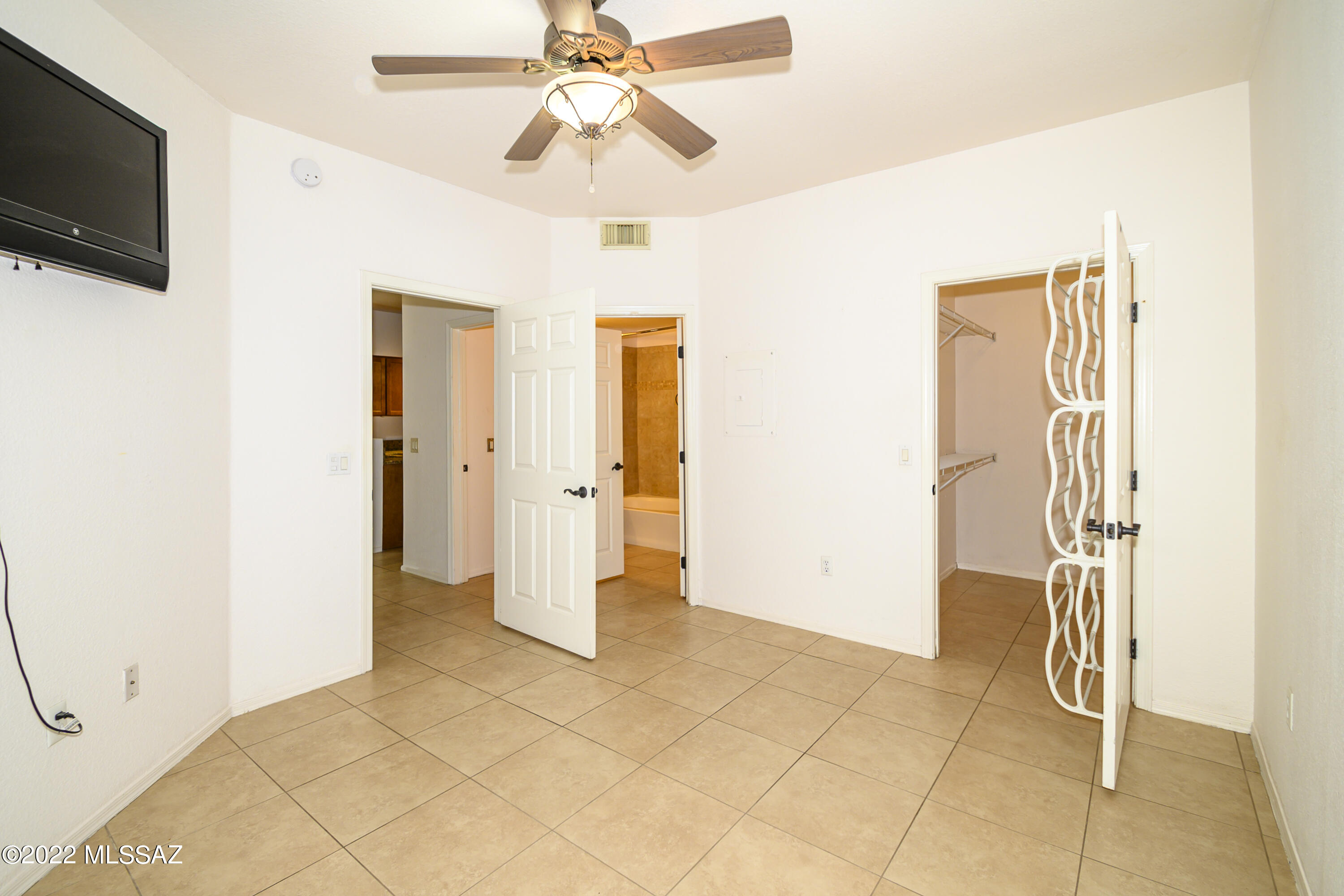 The Boulders at La Reserve Condominiums - Residential