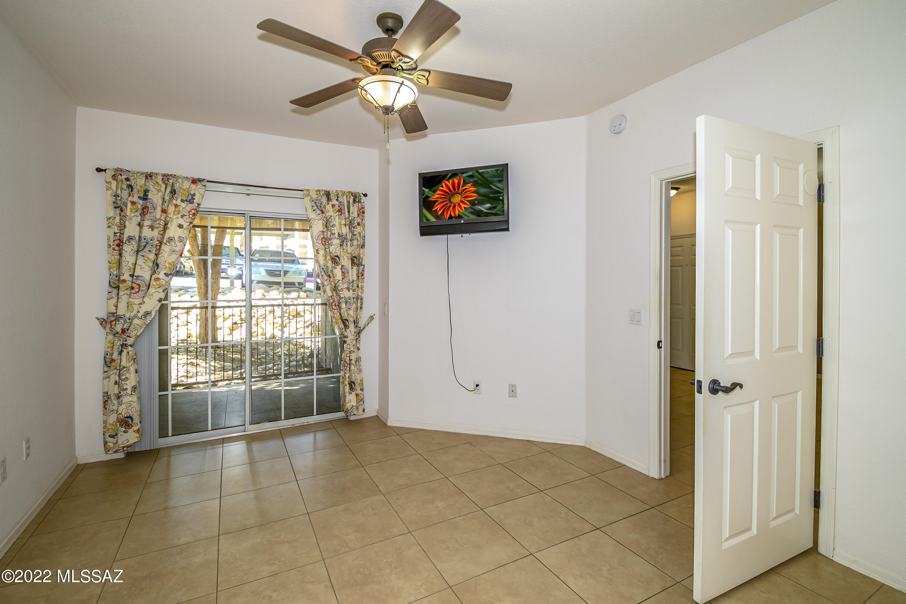The Boulders at La Reserve Condominiums - Residential