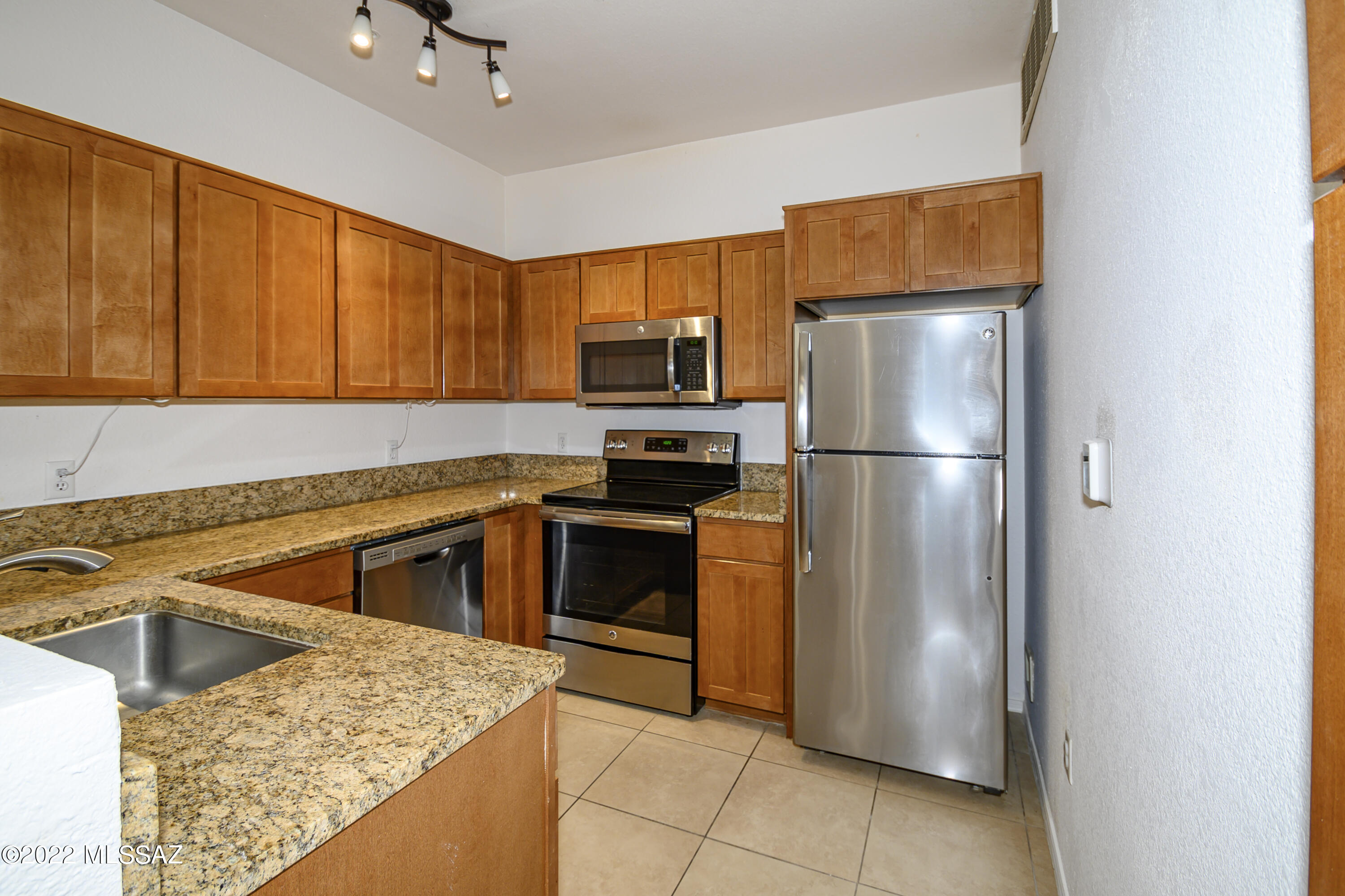 The Boulders at La Reserve Condominiums - Residential