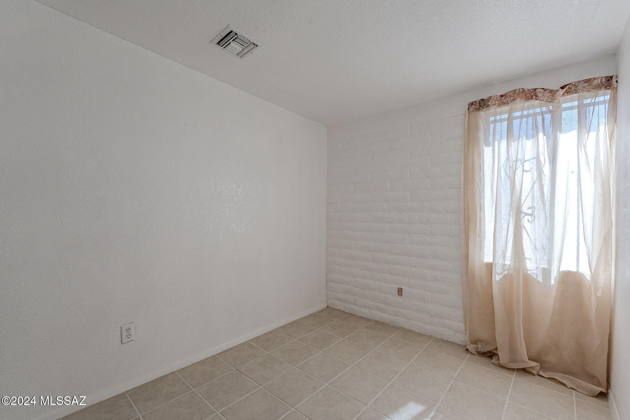 Bravo 1 (302-419) - Residential
