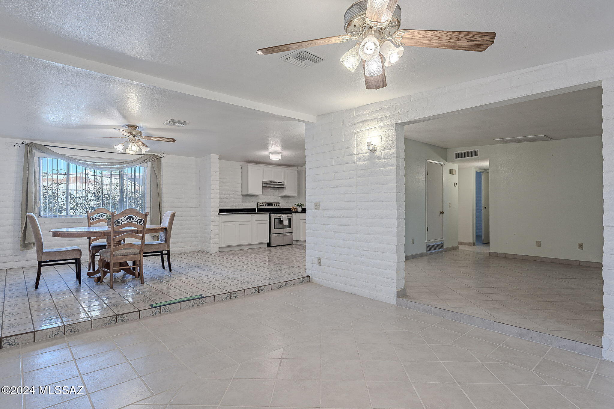 Bravo 1 (302-419) - Residential