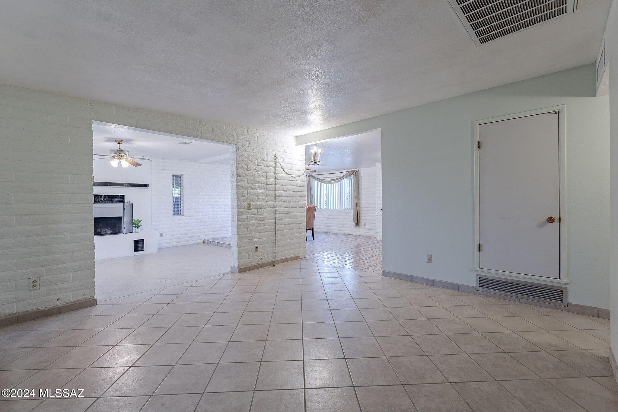 Bravo 1 (302-419) - Residential