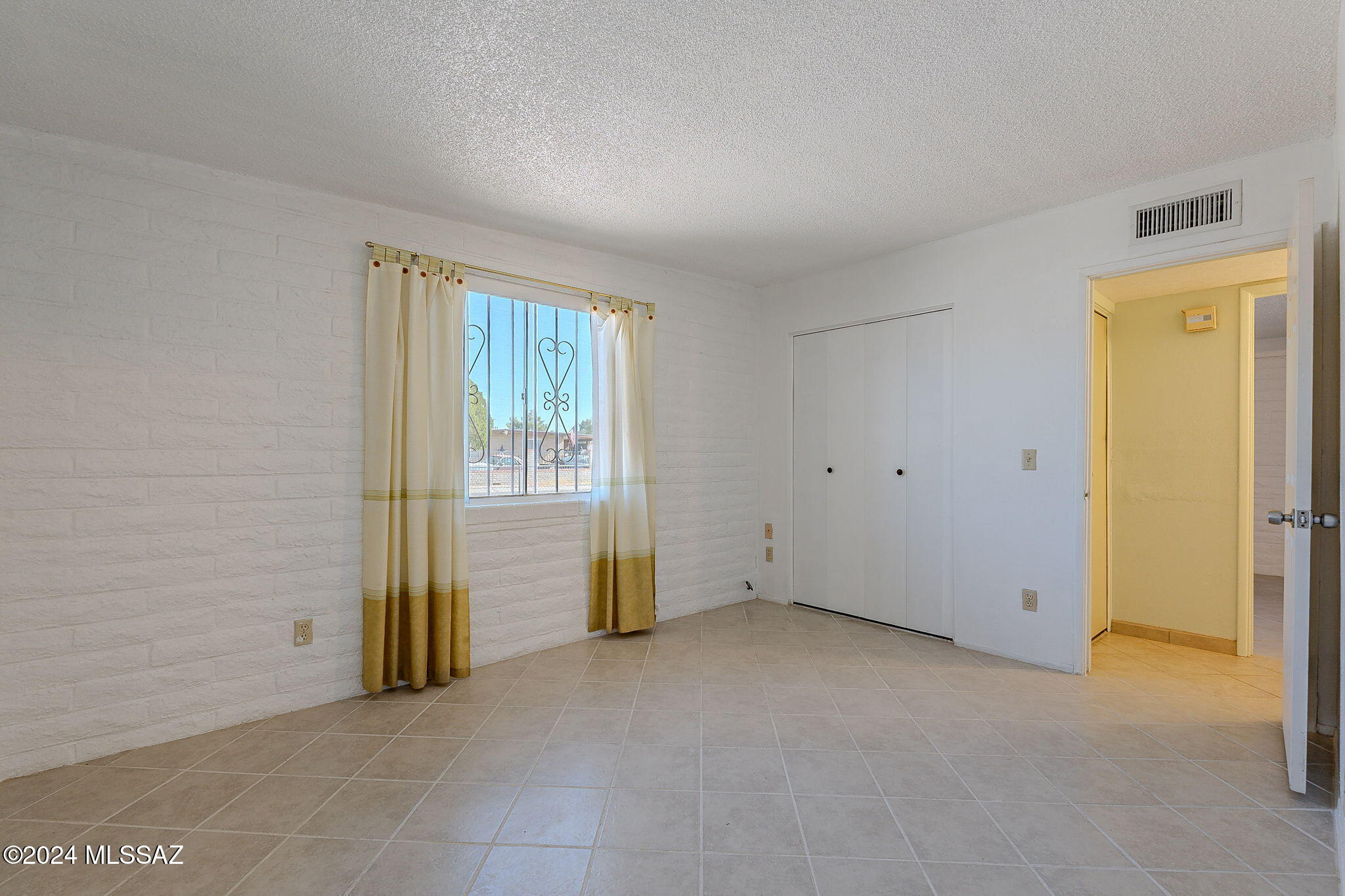 Bravo 1 (302-419) - Residential