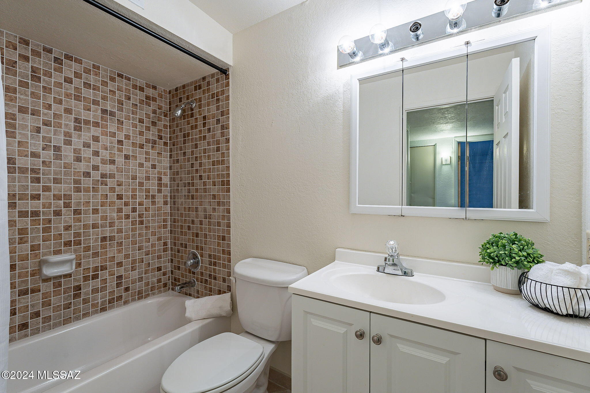 Bravo 1 (302-419) - Residential