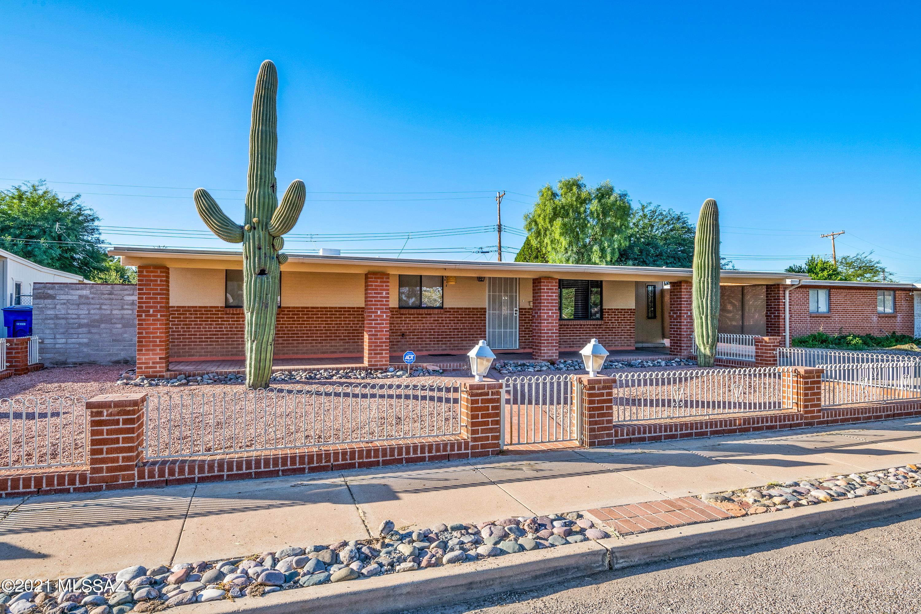 This beautiful 1960's ranch style home is conveniently located to Reid Park, Davis Monthan AFB and Downtown/U of A is relatively close if you use aviation highway. Very close to Myers Elementary and Roberts at Naylor. This home features front and back covered patios as well as an R.V hanger with hookups and a ton of storage. Investors, this may be your chance for a great flip without any headache of conditions/repairs. The home was lived in for 58 years and was very well taken care of. Come and check it out for yourself!

Agent is related to Seller