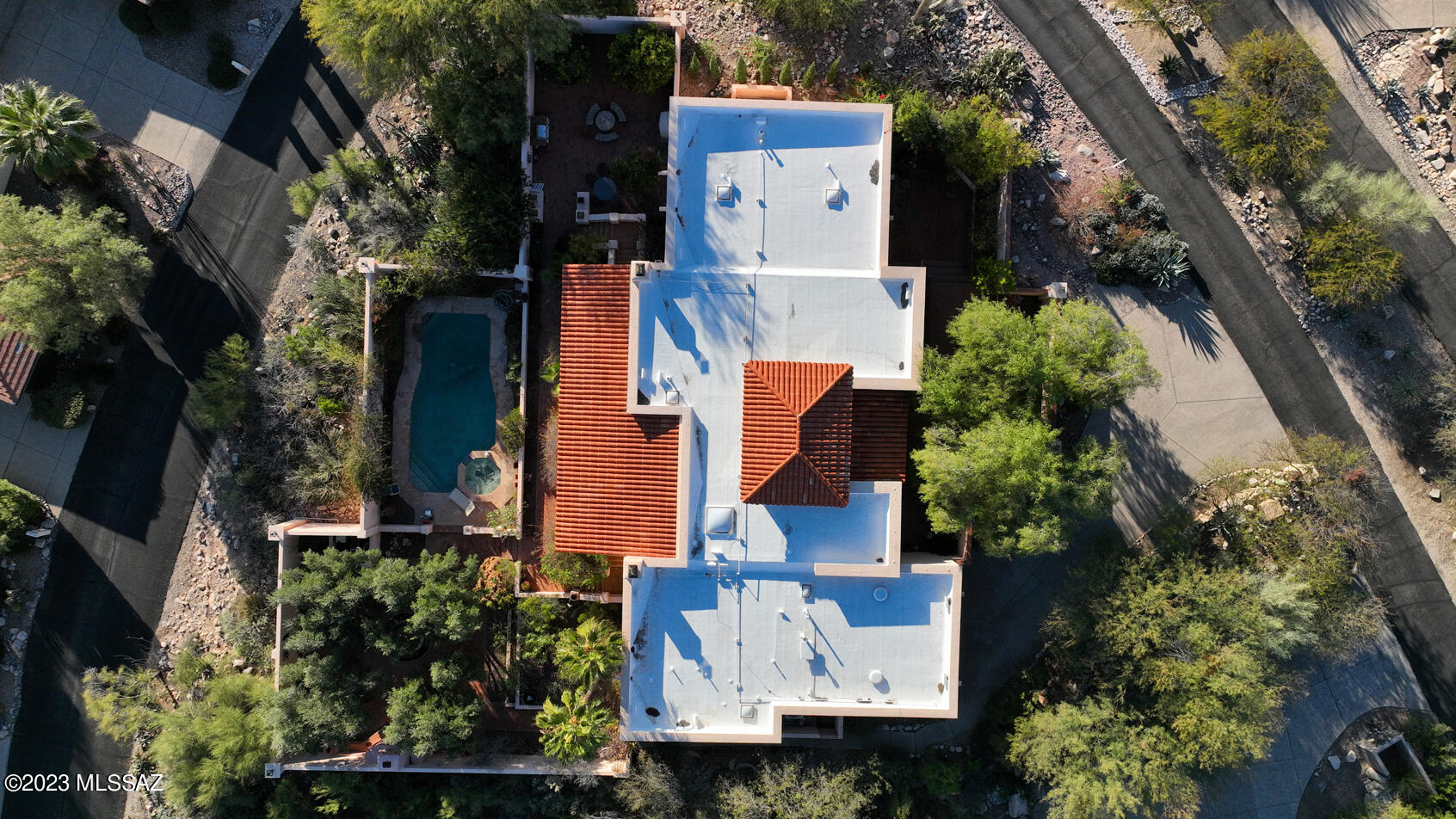 Finisterra II (211-302) - Residential