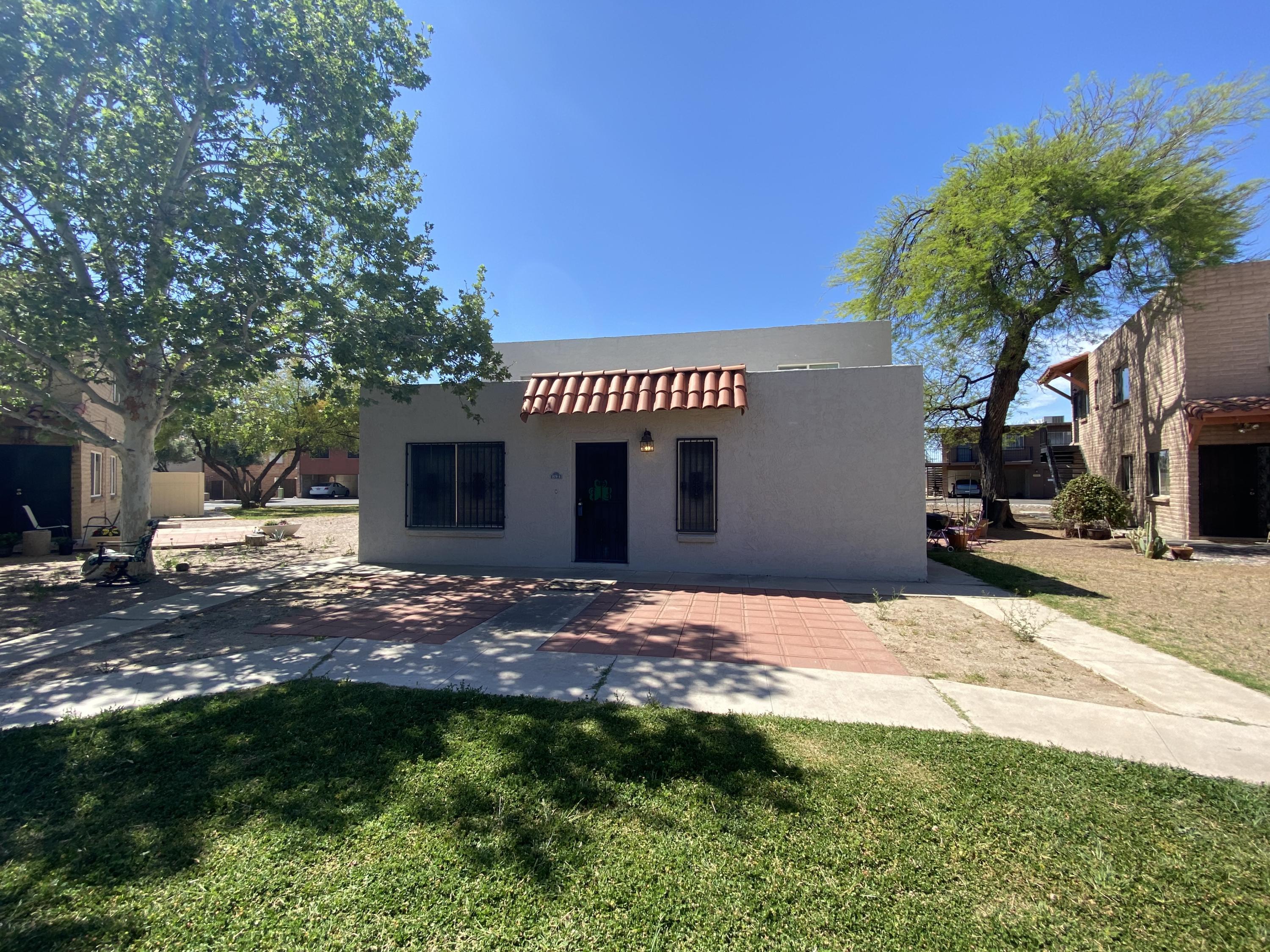 Lovely 2 bedroom 1 bathroom condo in Monte Catalina Estates.  East facing front provides lots of shade.  Dual pane windows, new stove, newer HVAC 2020, Washer/Dryer in the unit, New garage disposal, No carpet.  Light and bright and wonderful location.