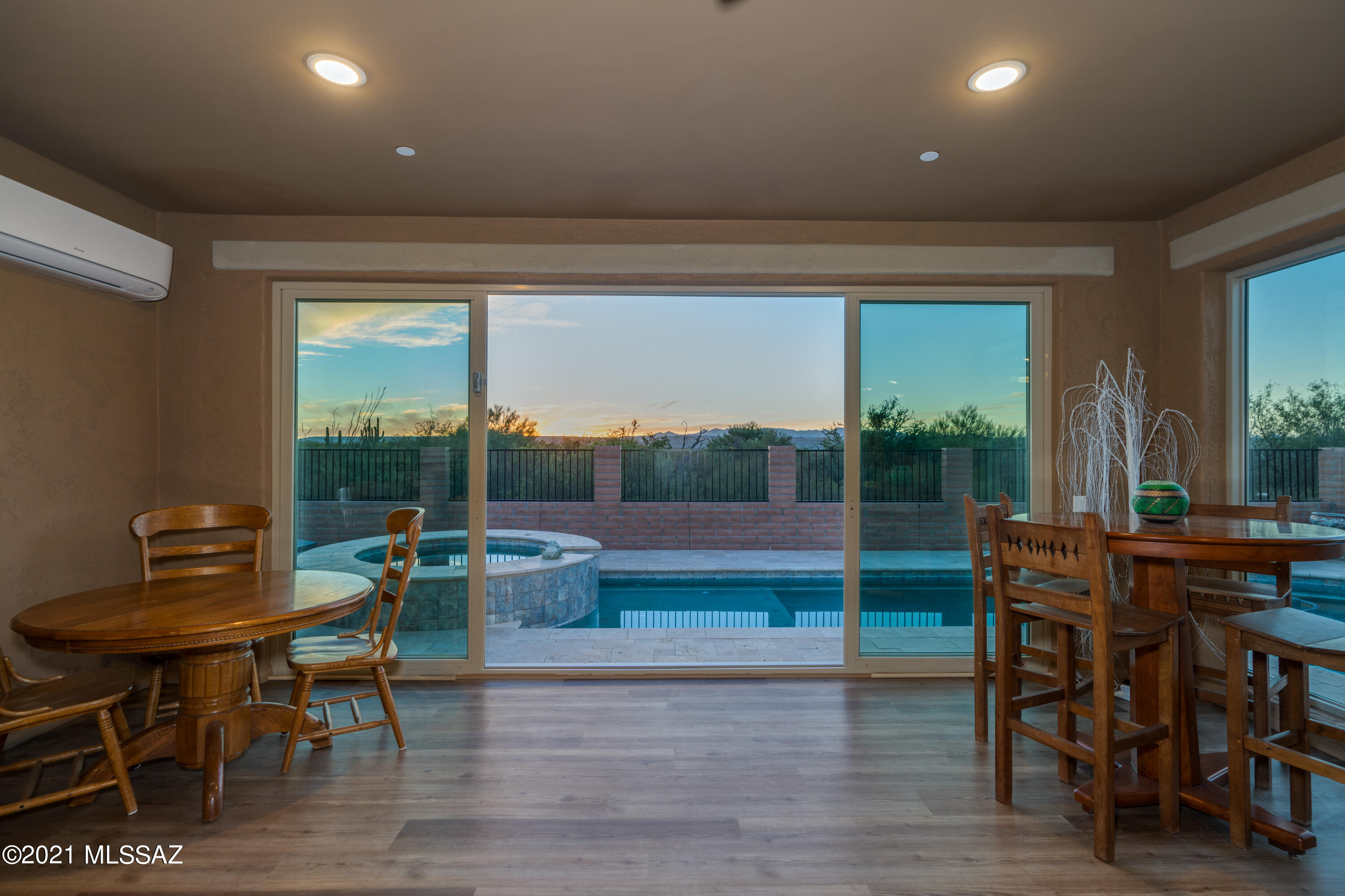 Quail Creek II Unit 33B SQ20161810746 - Residential