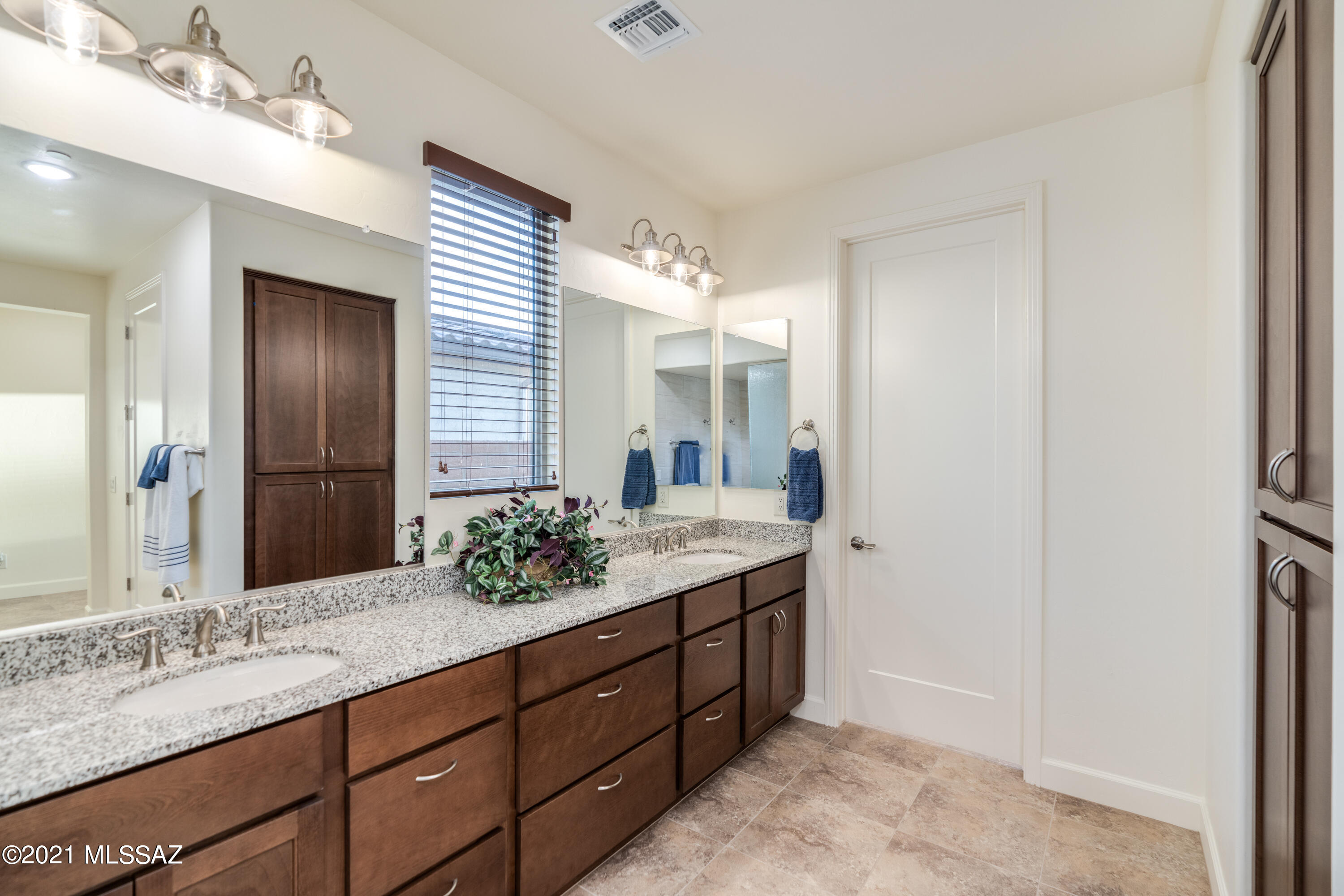 Quail Creek II Unit 33B SQ20161810746 - Residential