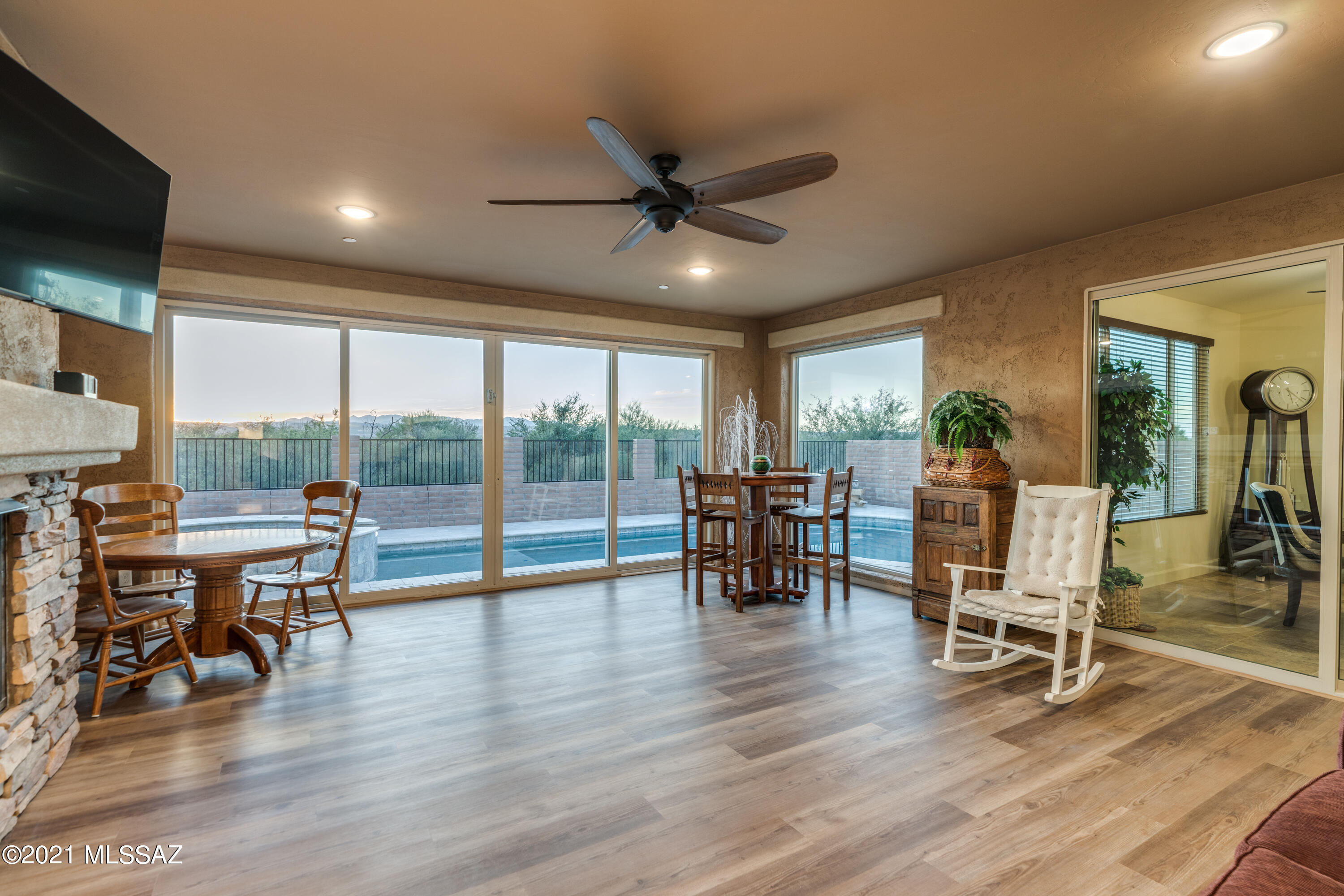 Quail Creek II Unit 33B SQ20161810746 - Residential