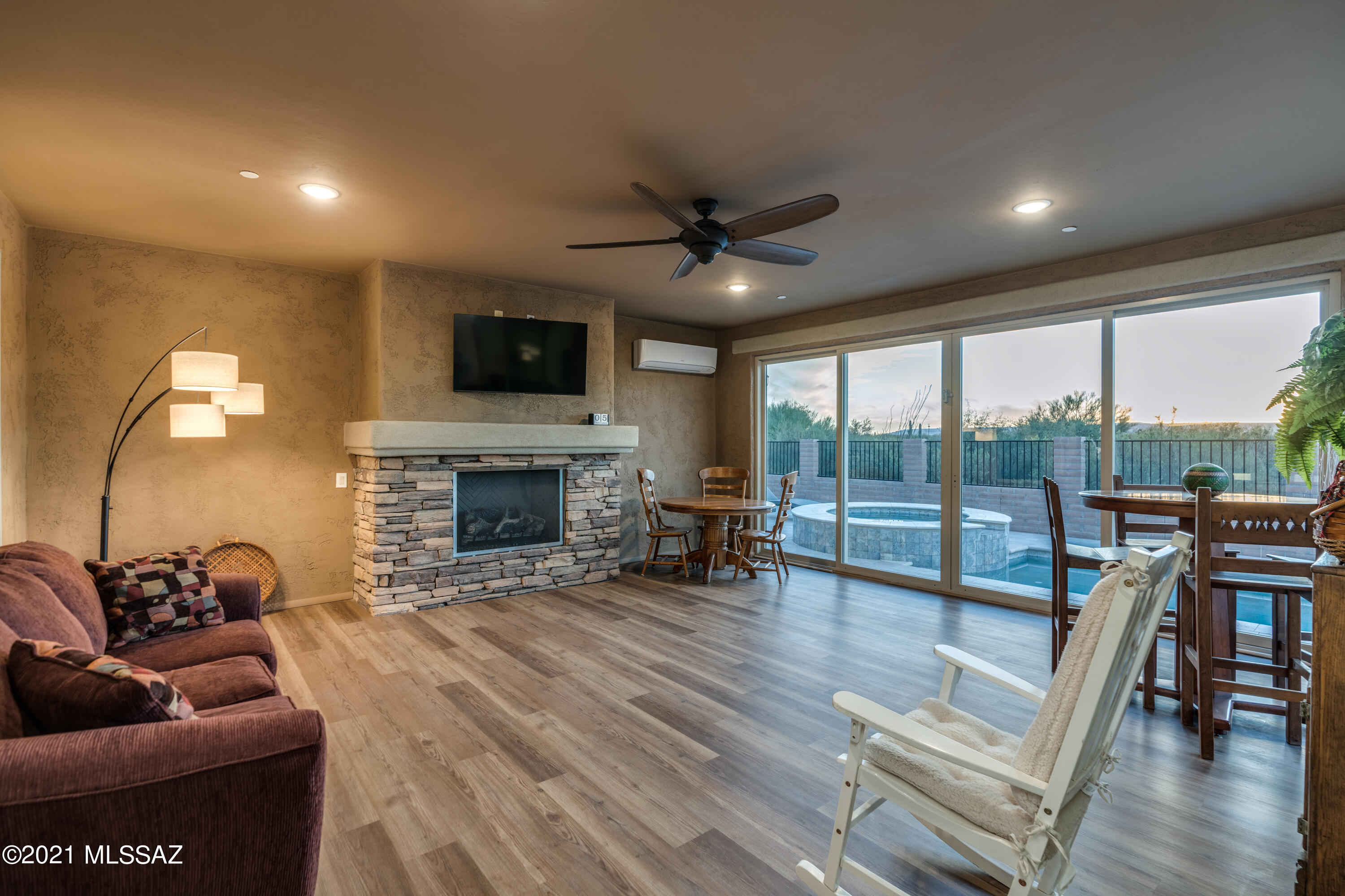 Quail Creek II Unit 33B SQ20161810746 - Residential