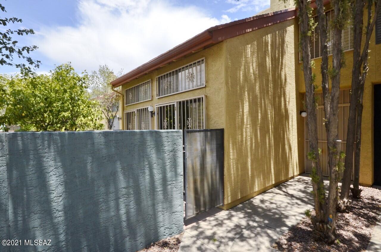 Racquet Club Village - Residential