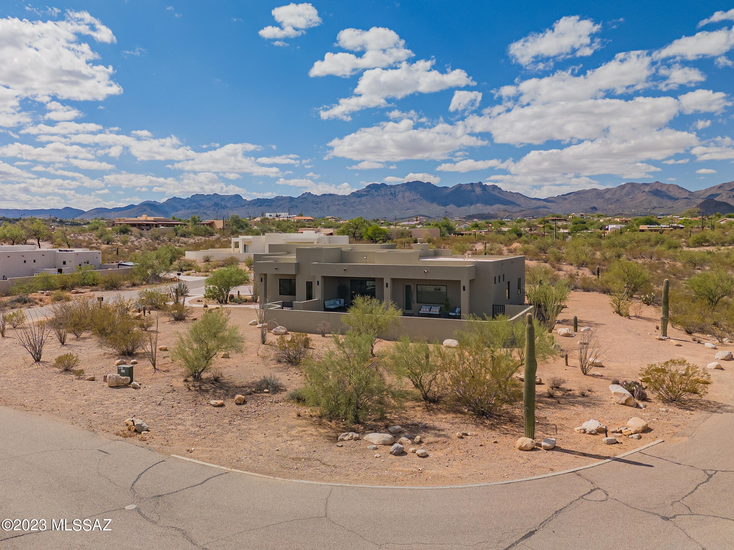 Las Rocas - Residential