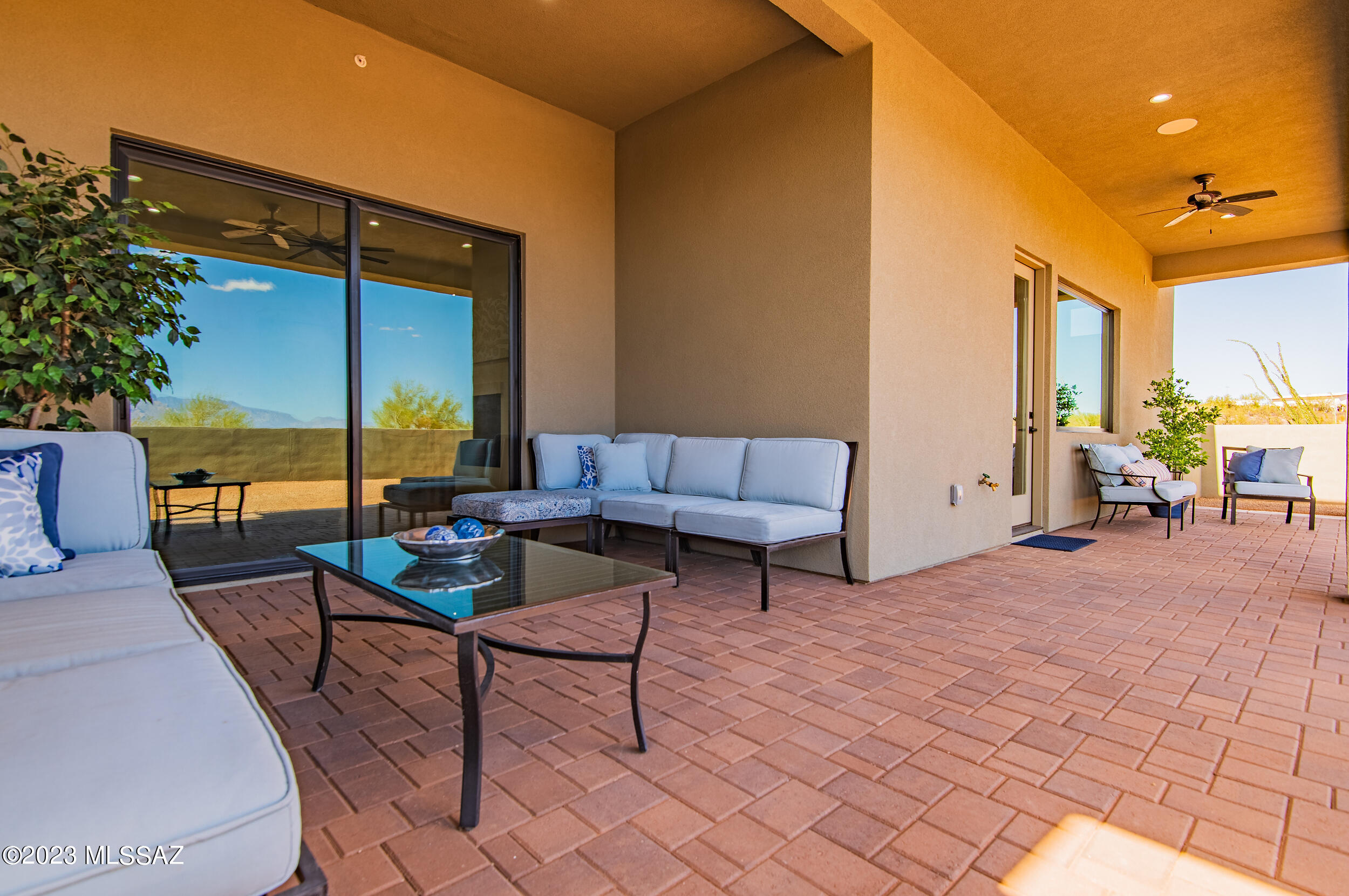 Las Rocas - Residential