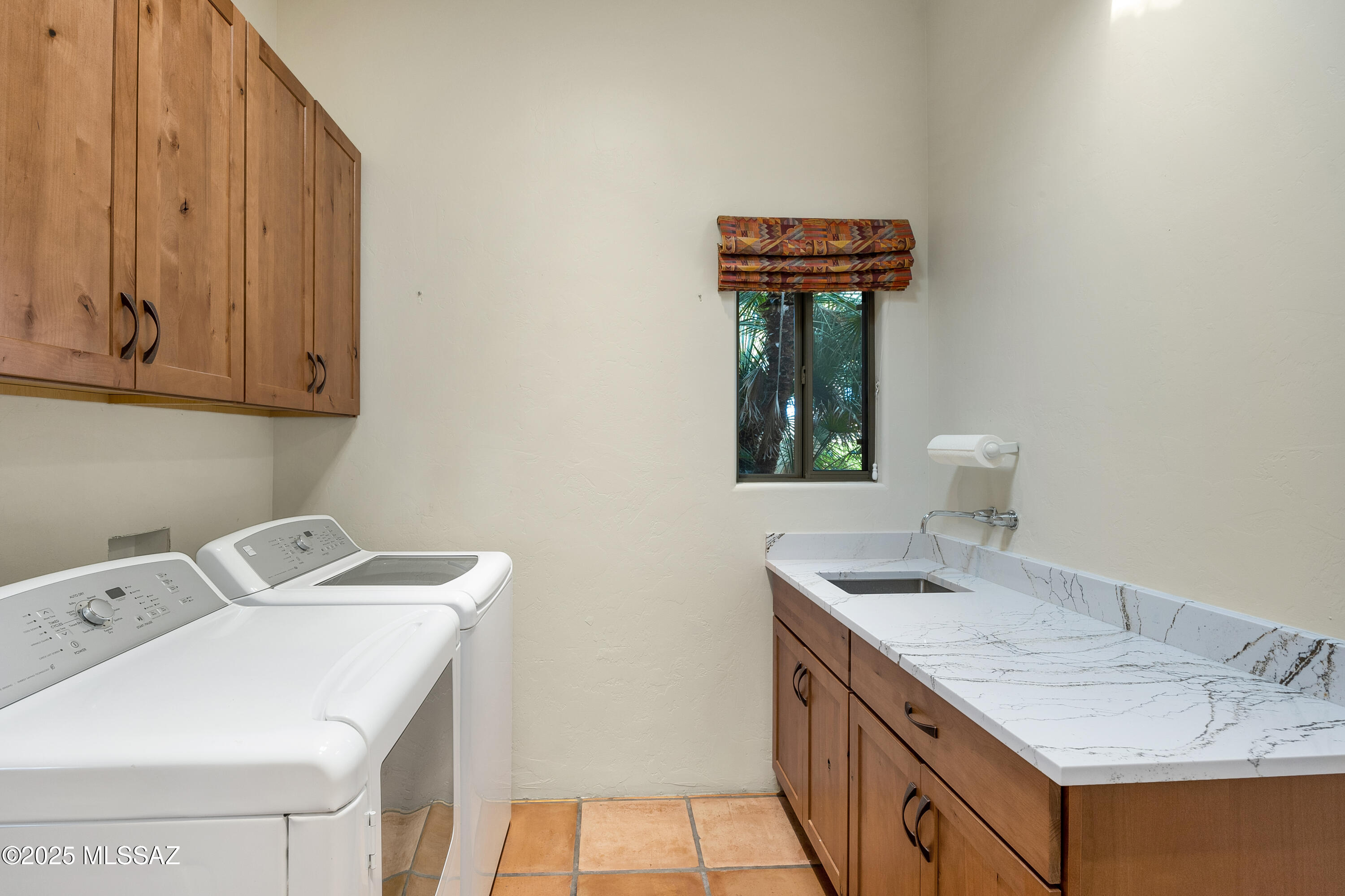 Honey Bee Ridge(The Estates At) - Residential