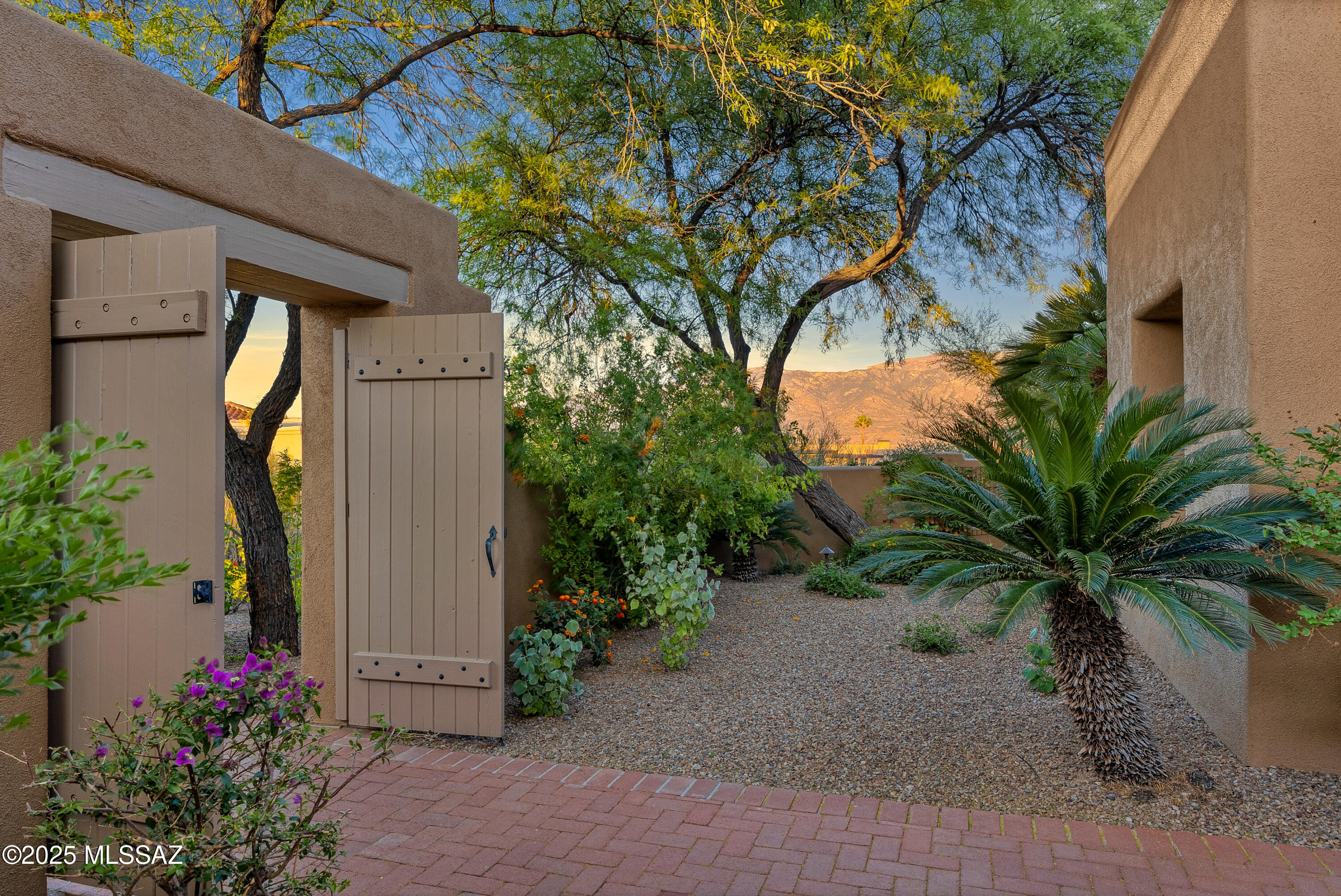 Honey Bee Ridge(The Estates At) - Residential