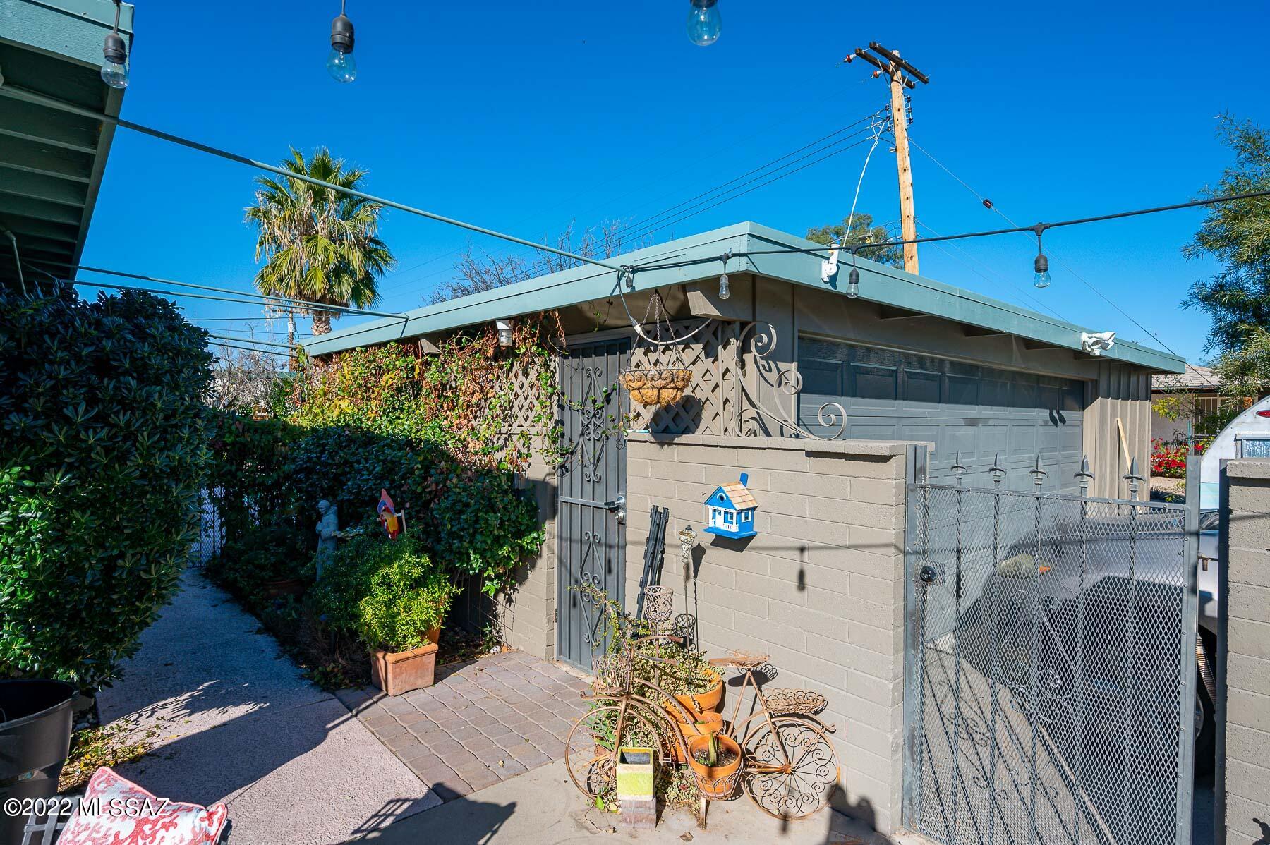 Wilshire Terrace - Residential