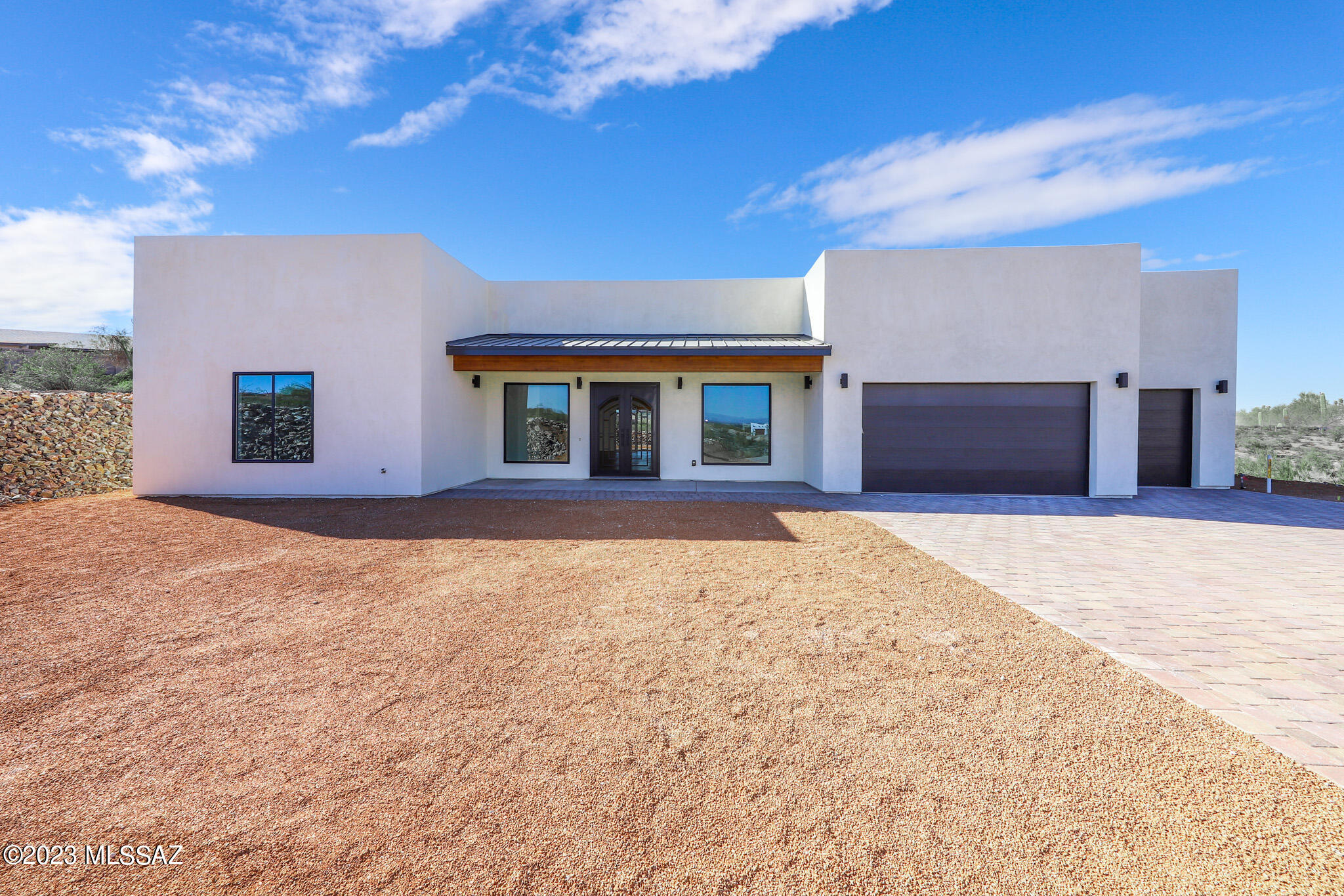 This gorgeous new build home offers 4 bedrooms, 3 full baths plus office/den 2,785 sqft, along  with a spacious open floor plan! Soaring 12'' ceilings greet you entering the home, the kitchen features an oversized island with premium quartz countertops and custom made alder wood cabinetry, ceramic tile throughout. Gas fireplace in family room, Primary suite offers spacious walk-in shower, separate free standing bathtub, and luxury light fixtures. Private backyard with cover porch and unreal mountain views. A must-see!