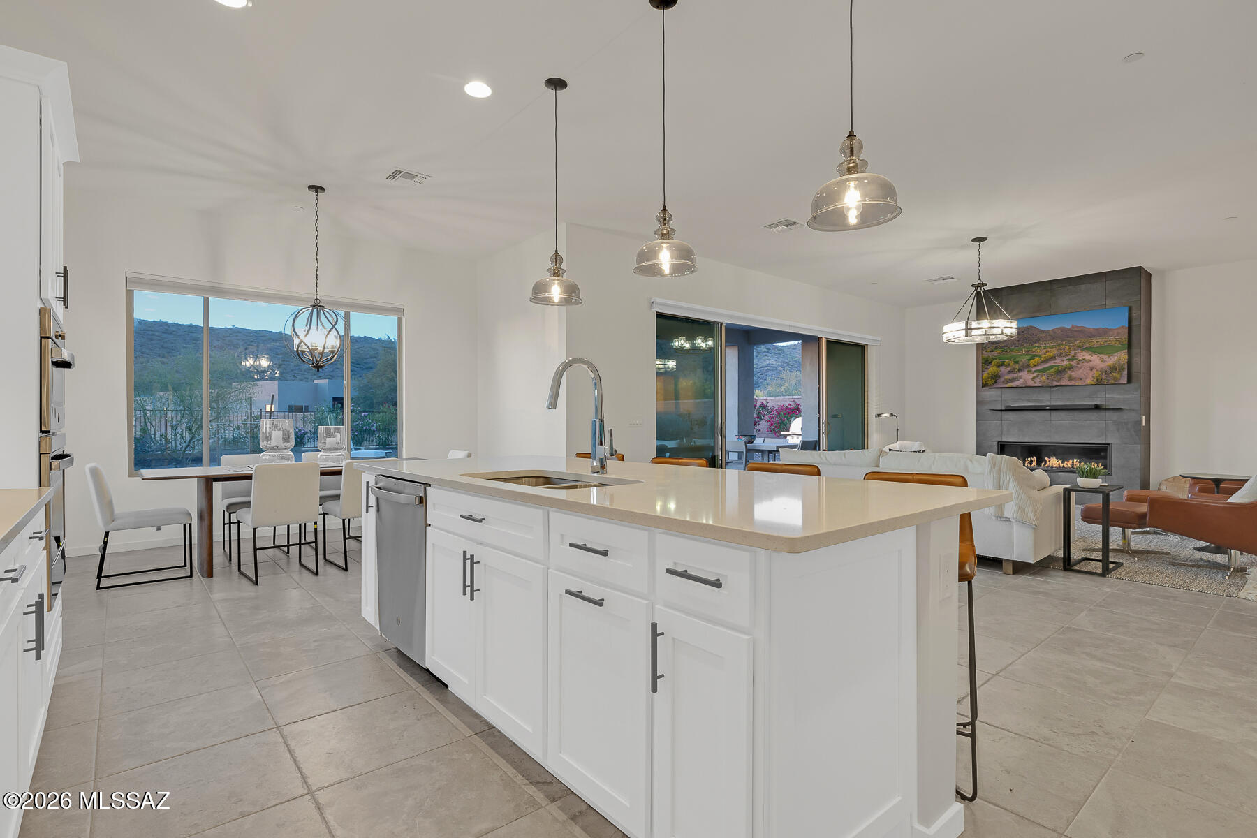Boulder Bridge Pass III At Dove Mountain SQ20143000307 - Residential