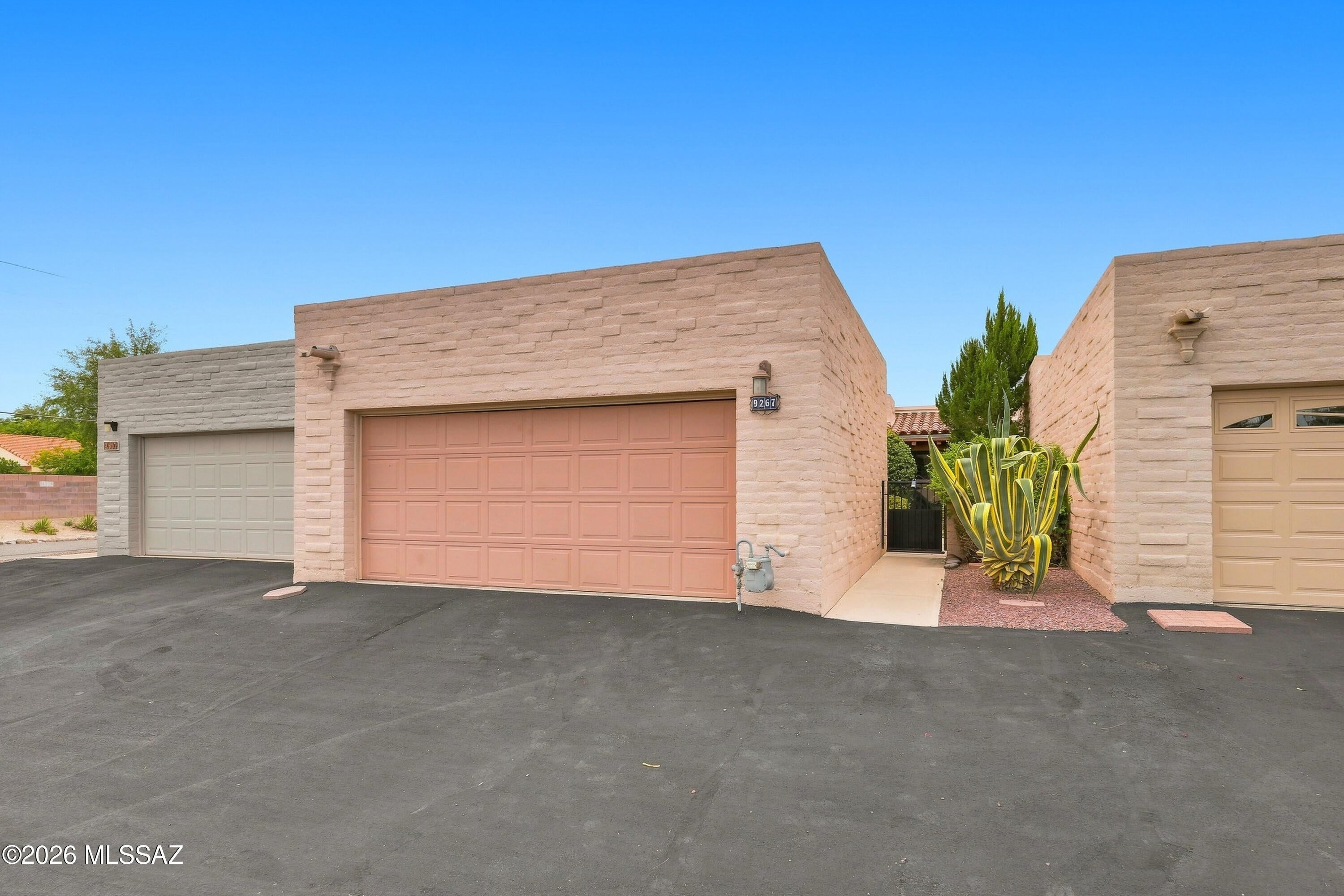 La Esperanza Town Homes (1-26) - Residential