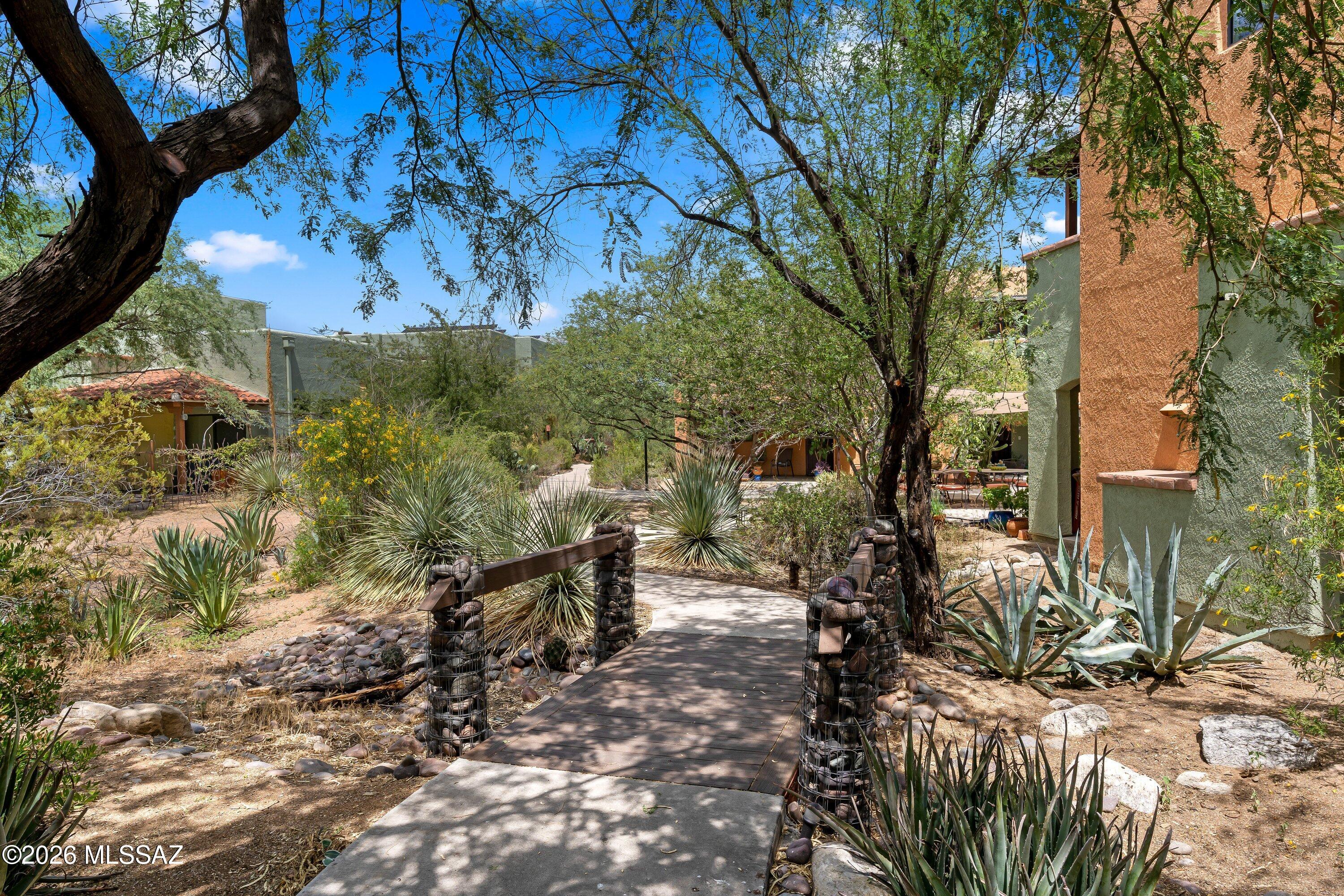 Stone Curves A Cohousing Ngbh Condominiu - Residential