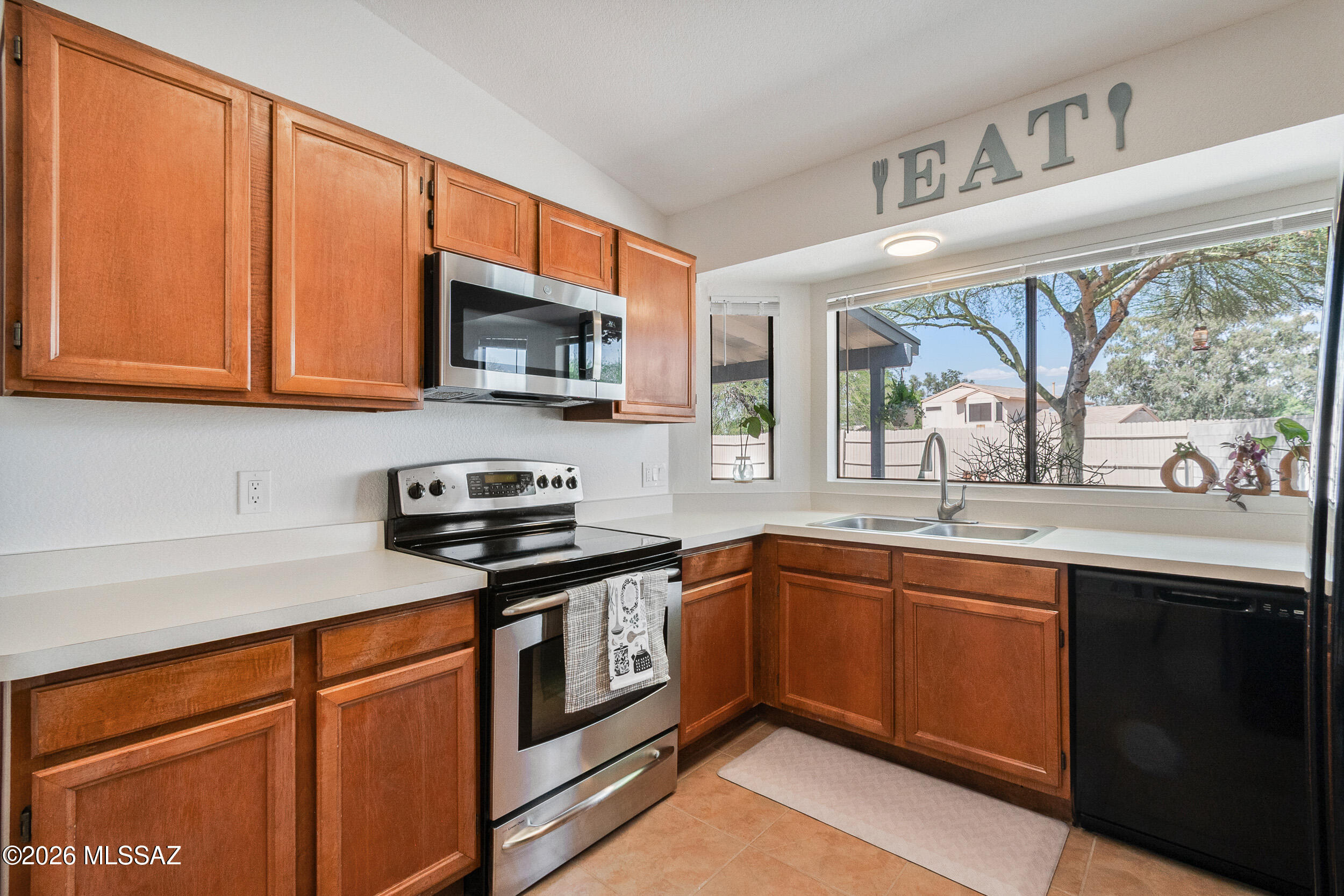 Meadowbrook (270-272, 335-347, 404-409) - Residential