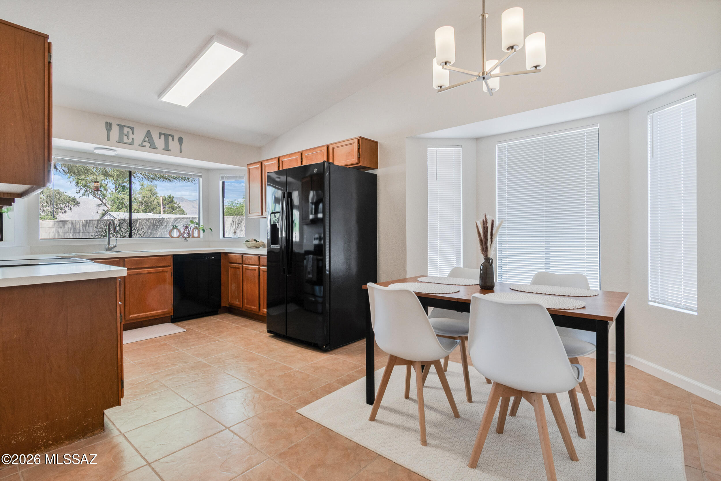 Meadowbrook (270-272, 335-347, 404-409) - Residential