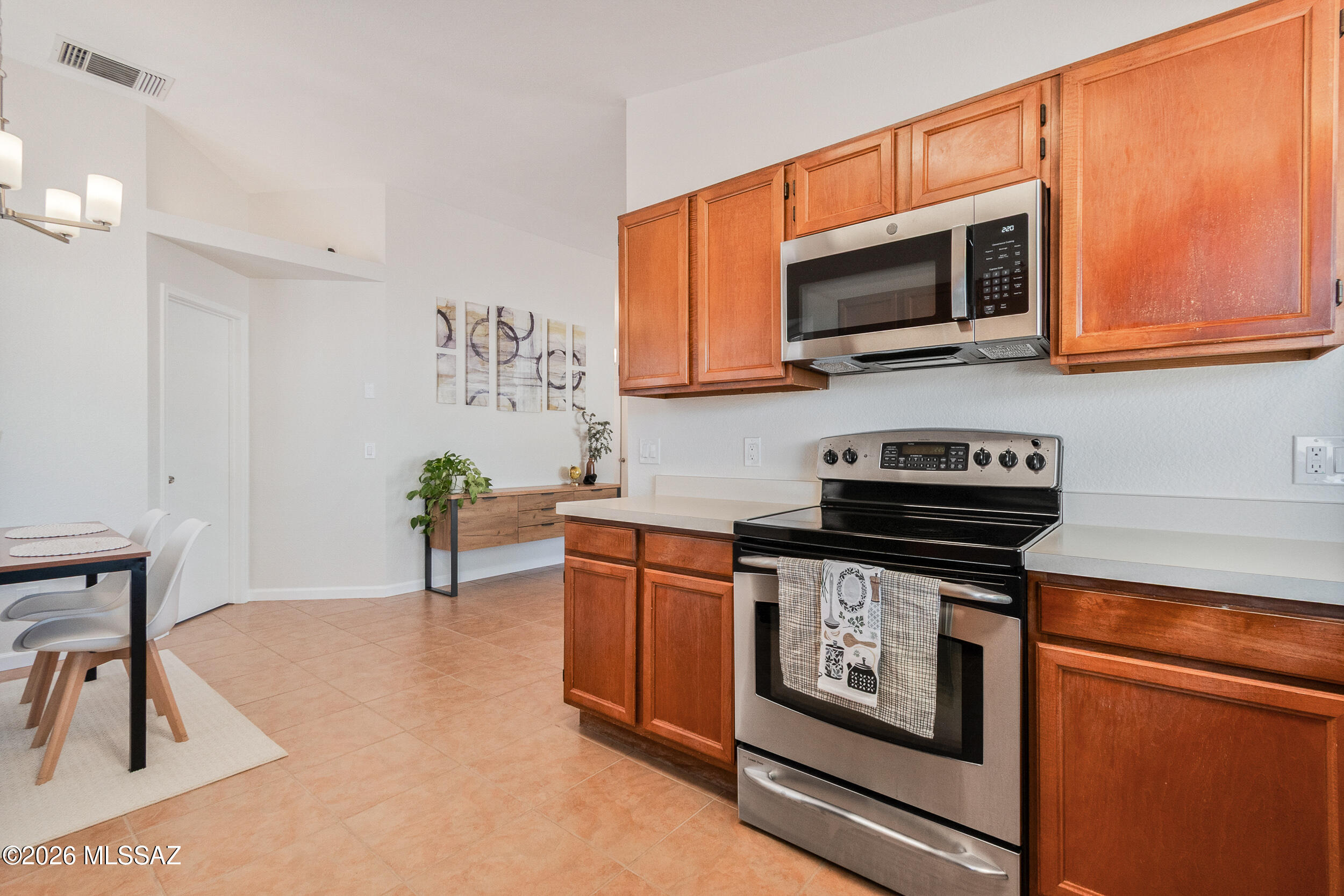 Meadowbrook (270-272, 335-347, 404-409) - Residential